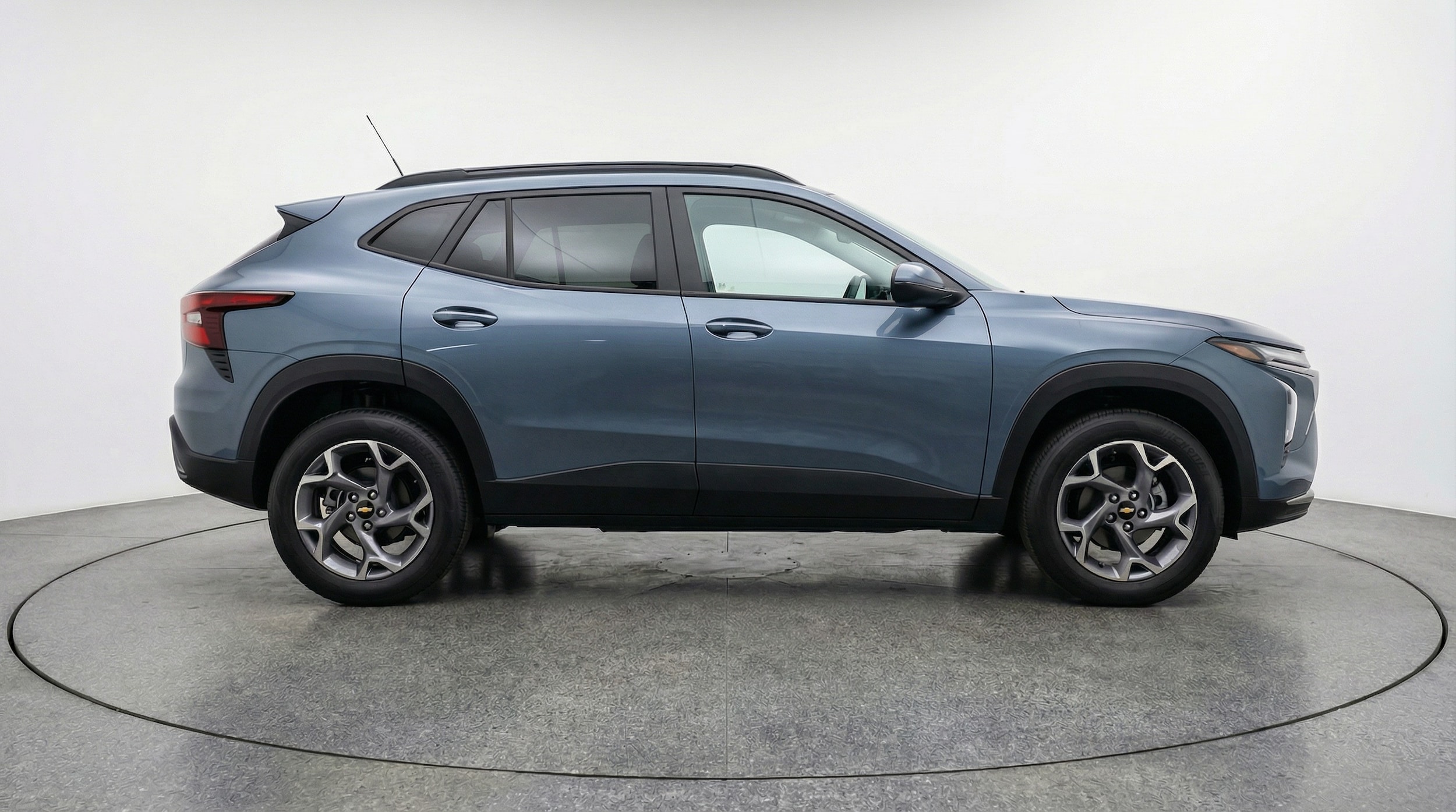 Thumbnail: 2025 Chevrolet Trax - 8