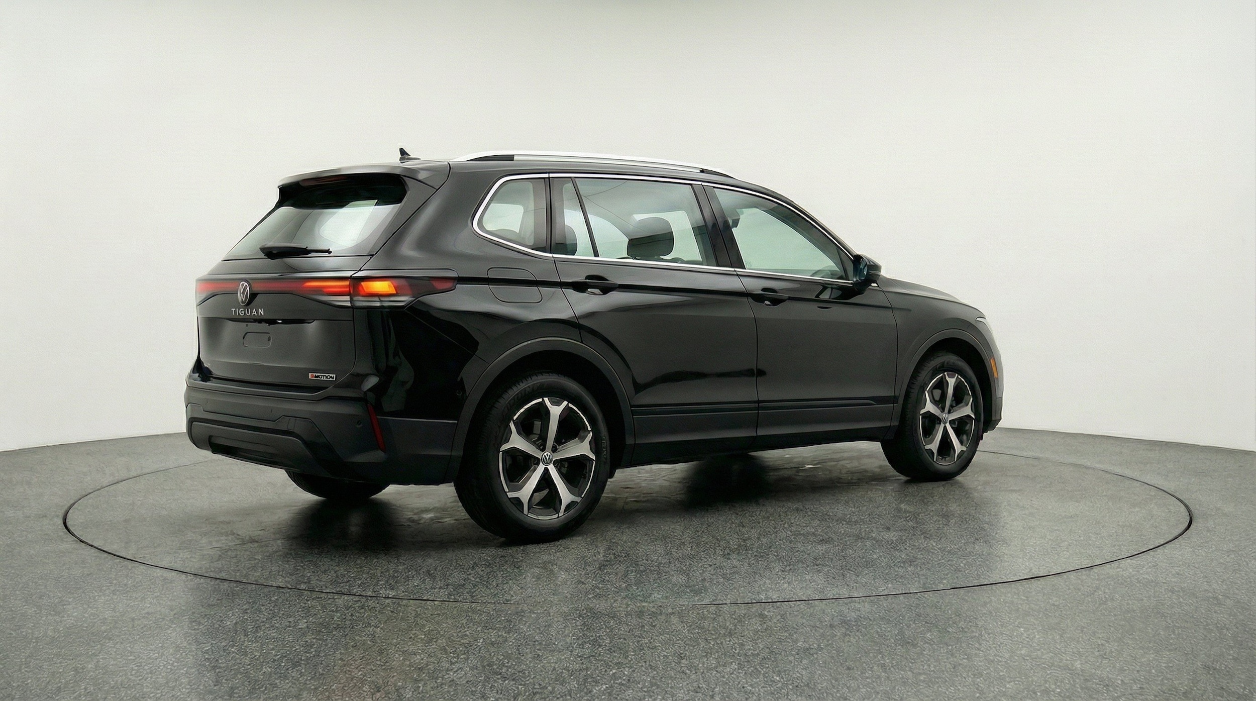 Thumbnail: 2026 Volkswagen Tiguan - 9