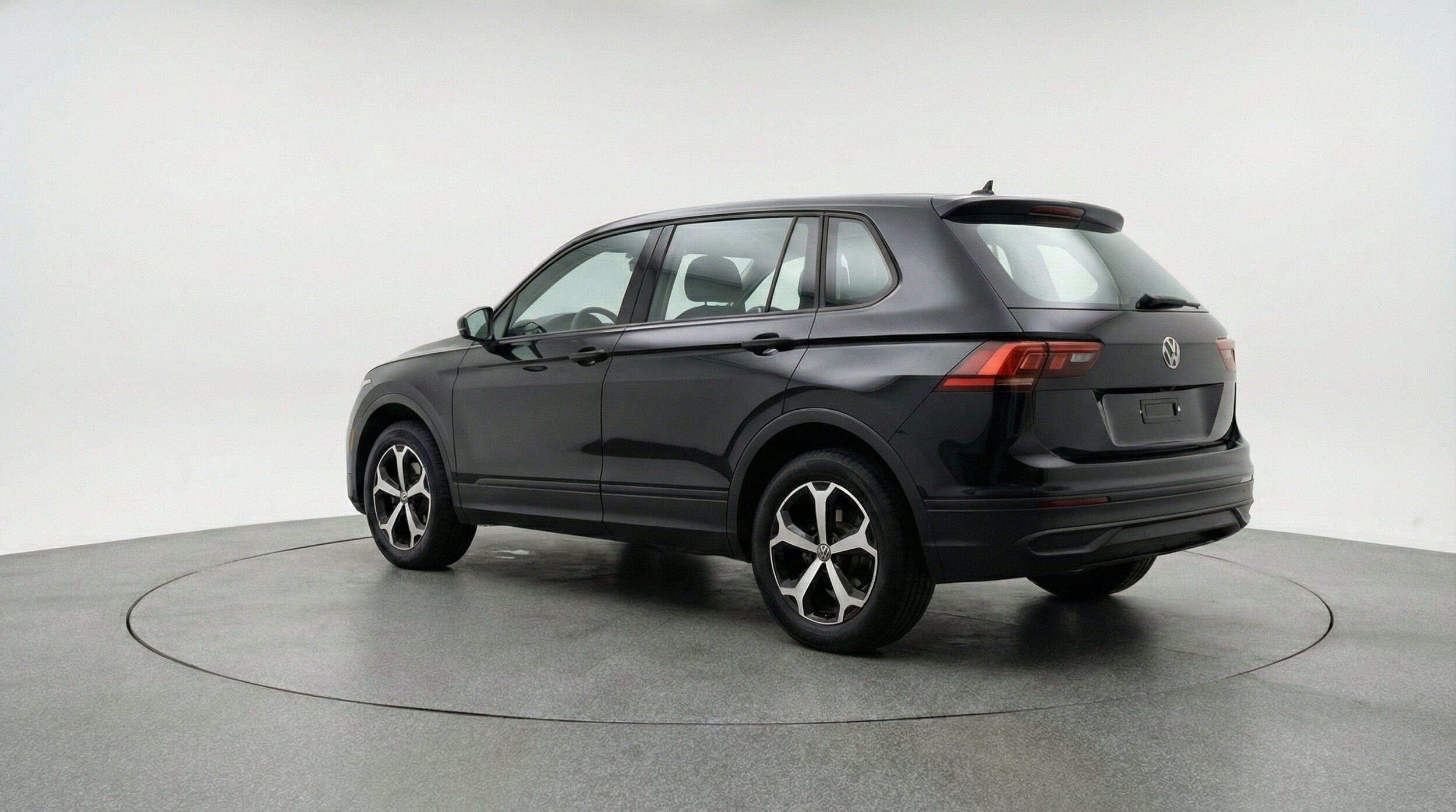 Thumbnail: 2026 Volkswagen Tiguan - 6