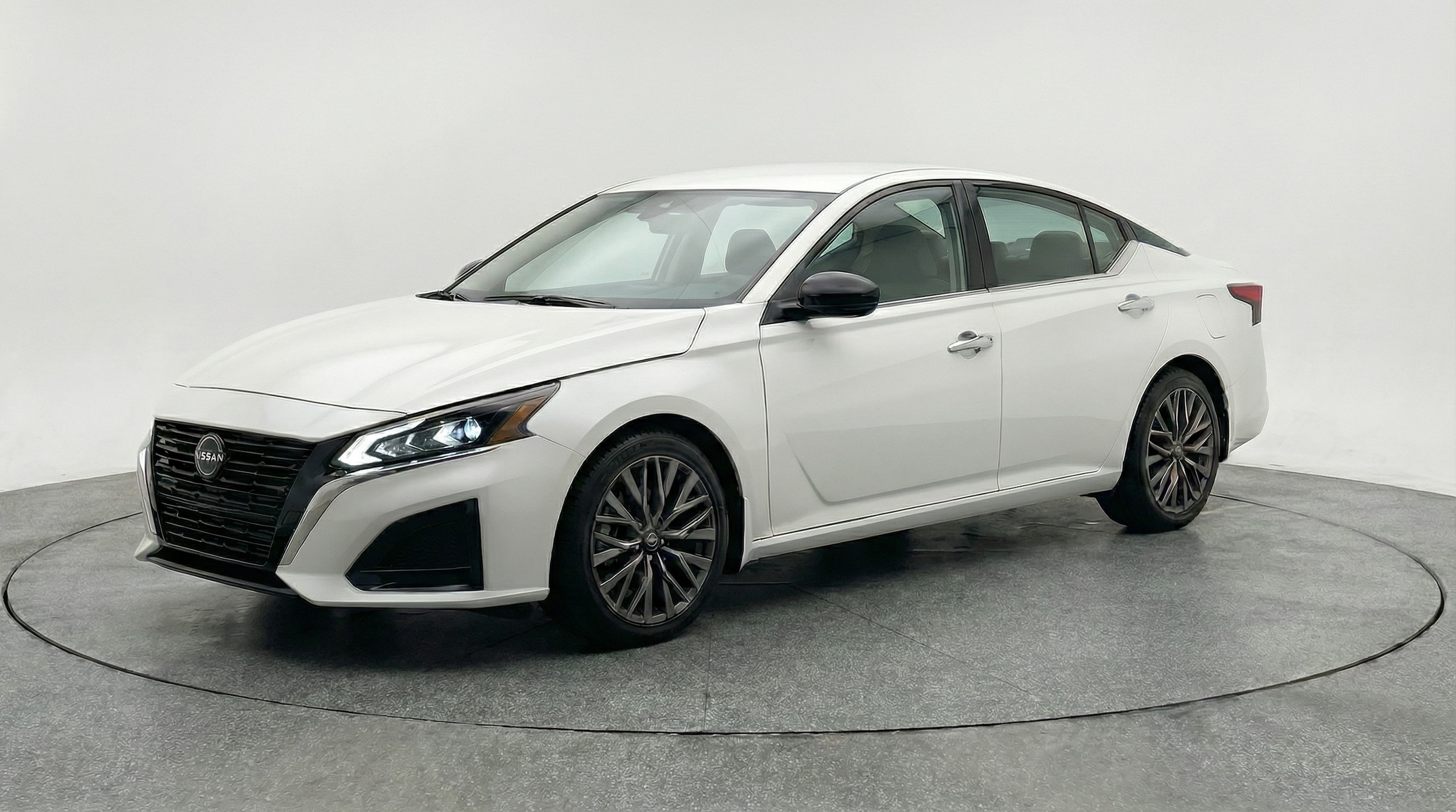 Thumbnail: 2025 Nissan Altima - 3