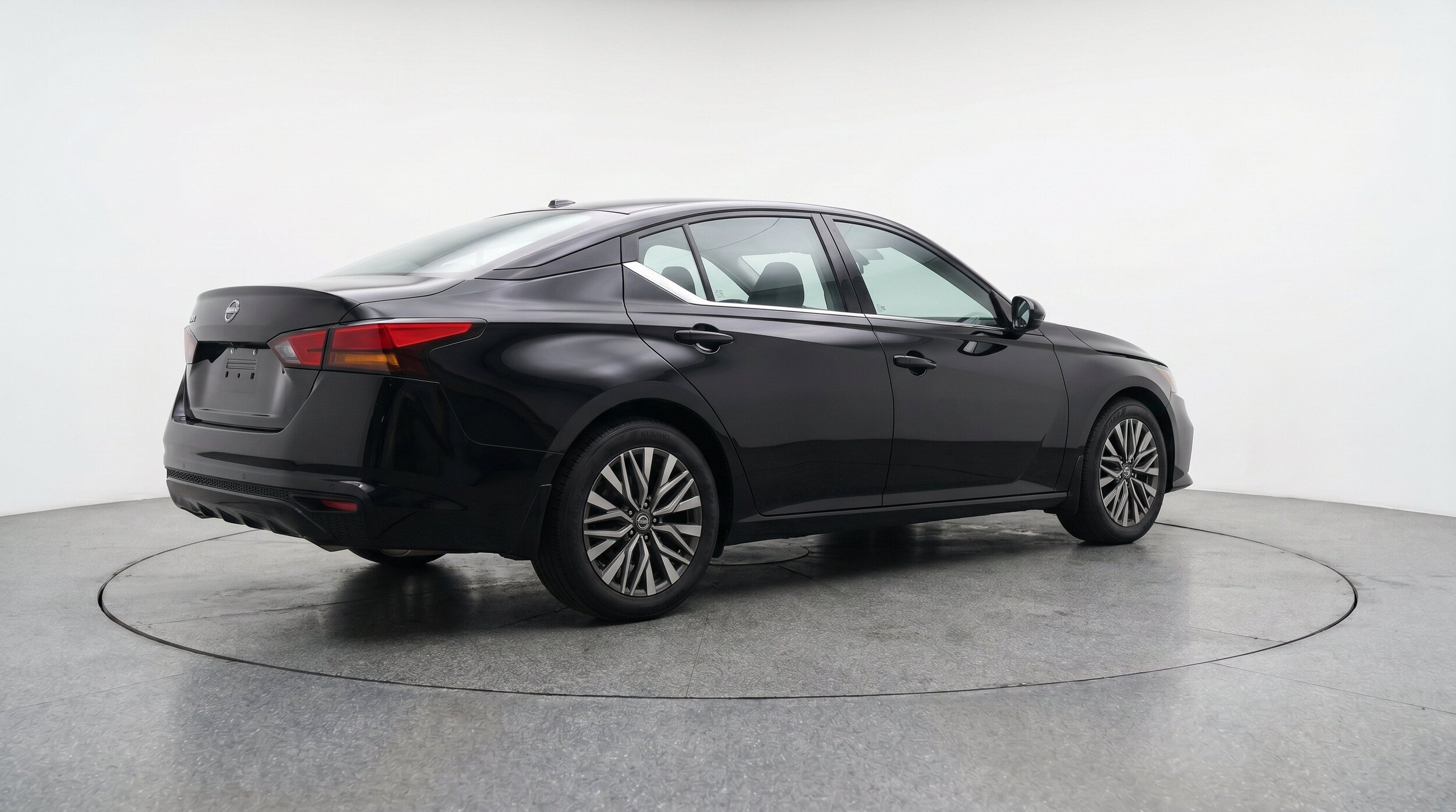Thumbnail: 2025 Nissan Altima - 9