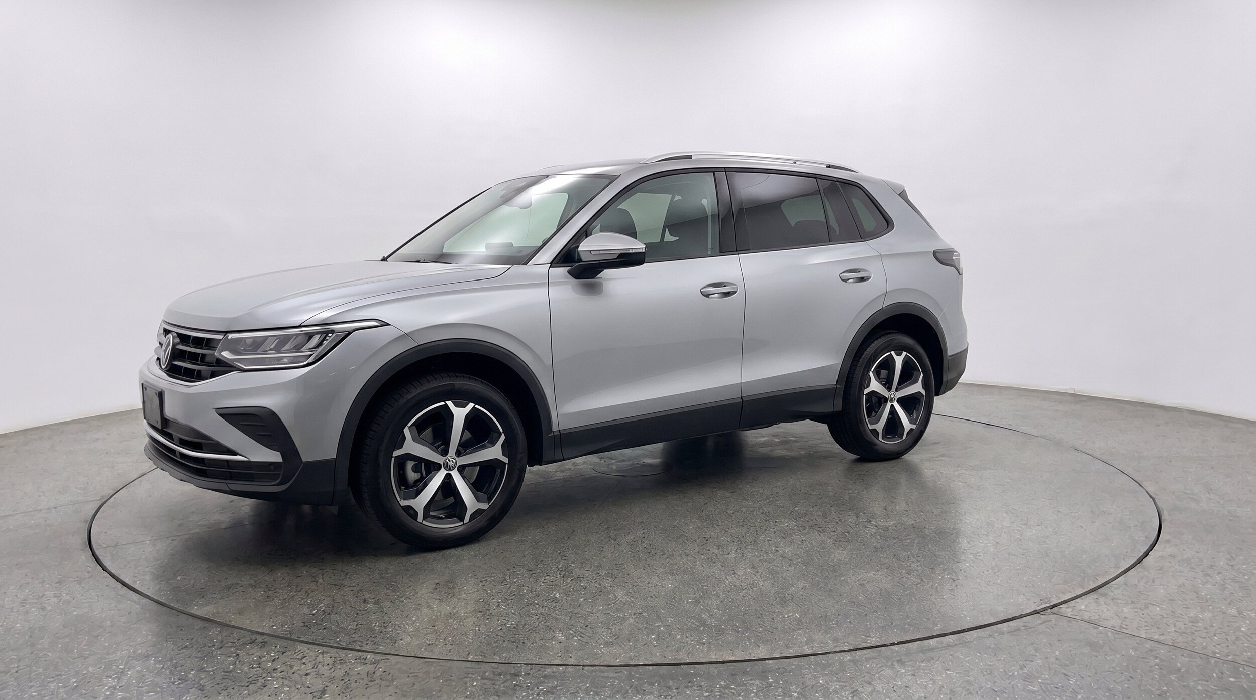 Thumbnail: 2026 Volkswagen Tiguan - 3