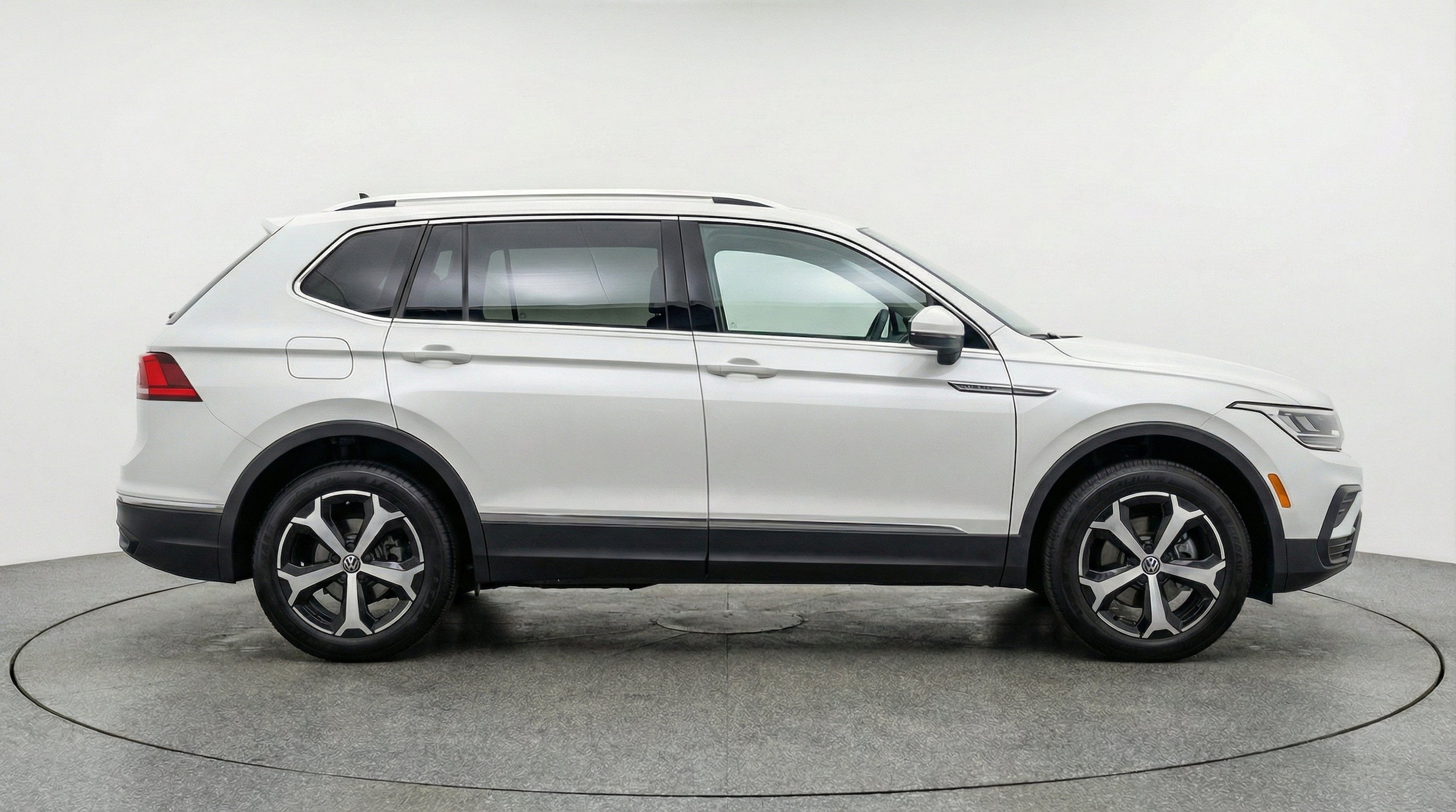 Thumbnail: 2026 Volkswagen Tiguan - 11
