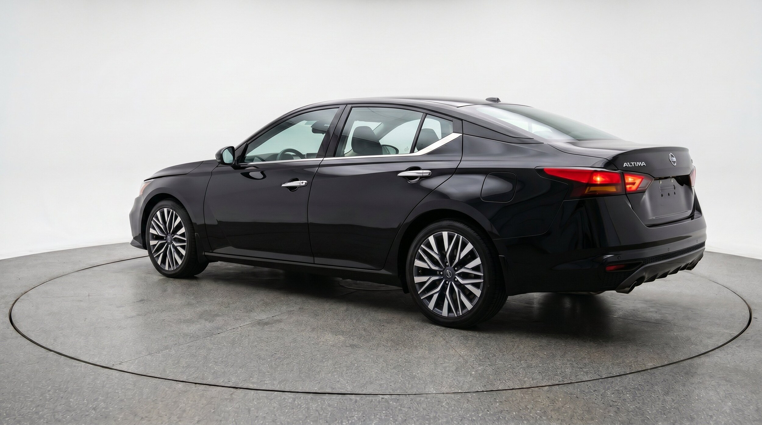 Thumbnail: 2025 Nissan Altima - 6