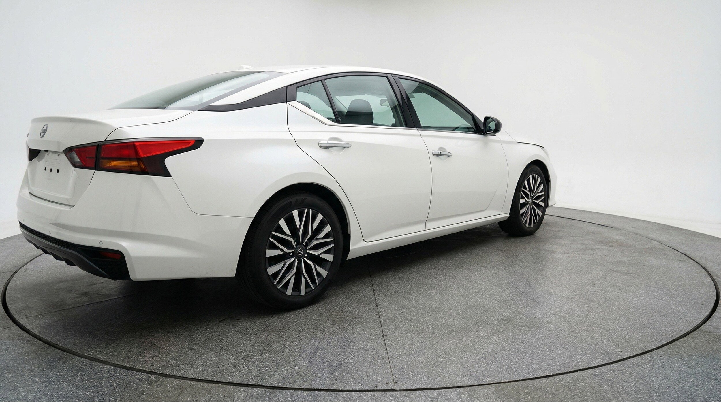 Thumbnail: 2025 Nissan Altima - 9