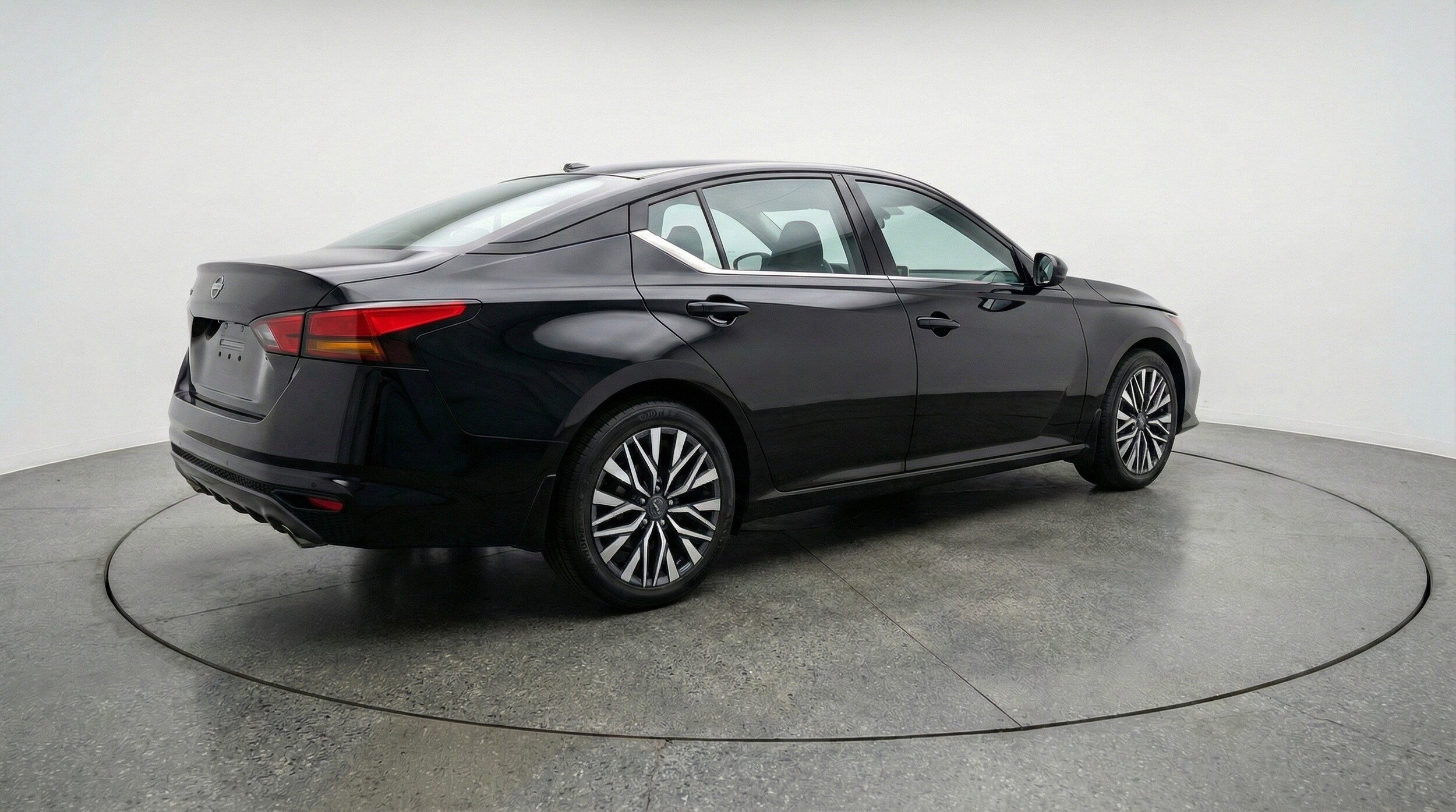 Thumbnail: 2025 Nissan Altima - 9