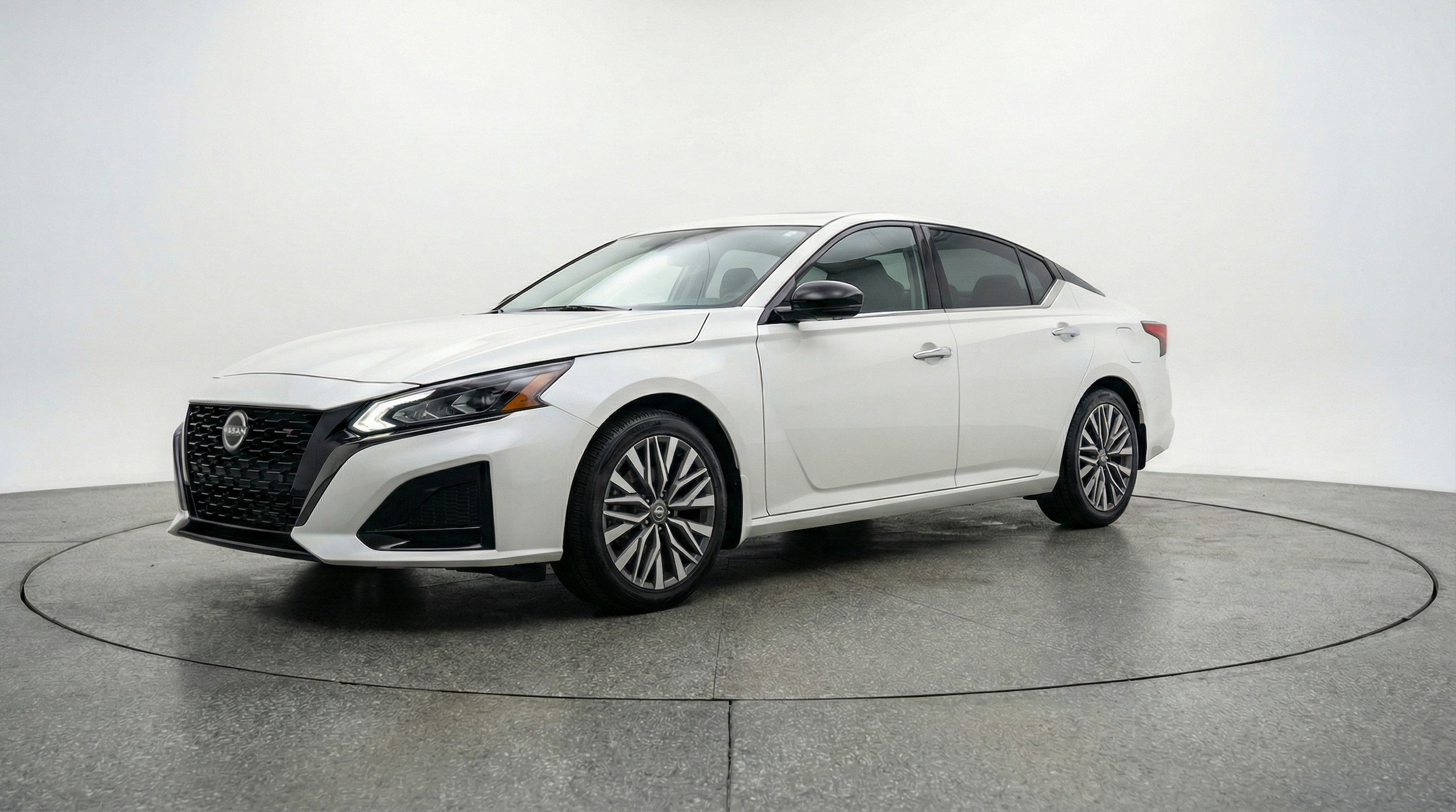 Thumbnail: 2025 Nissan Altima - 3