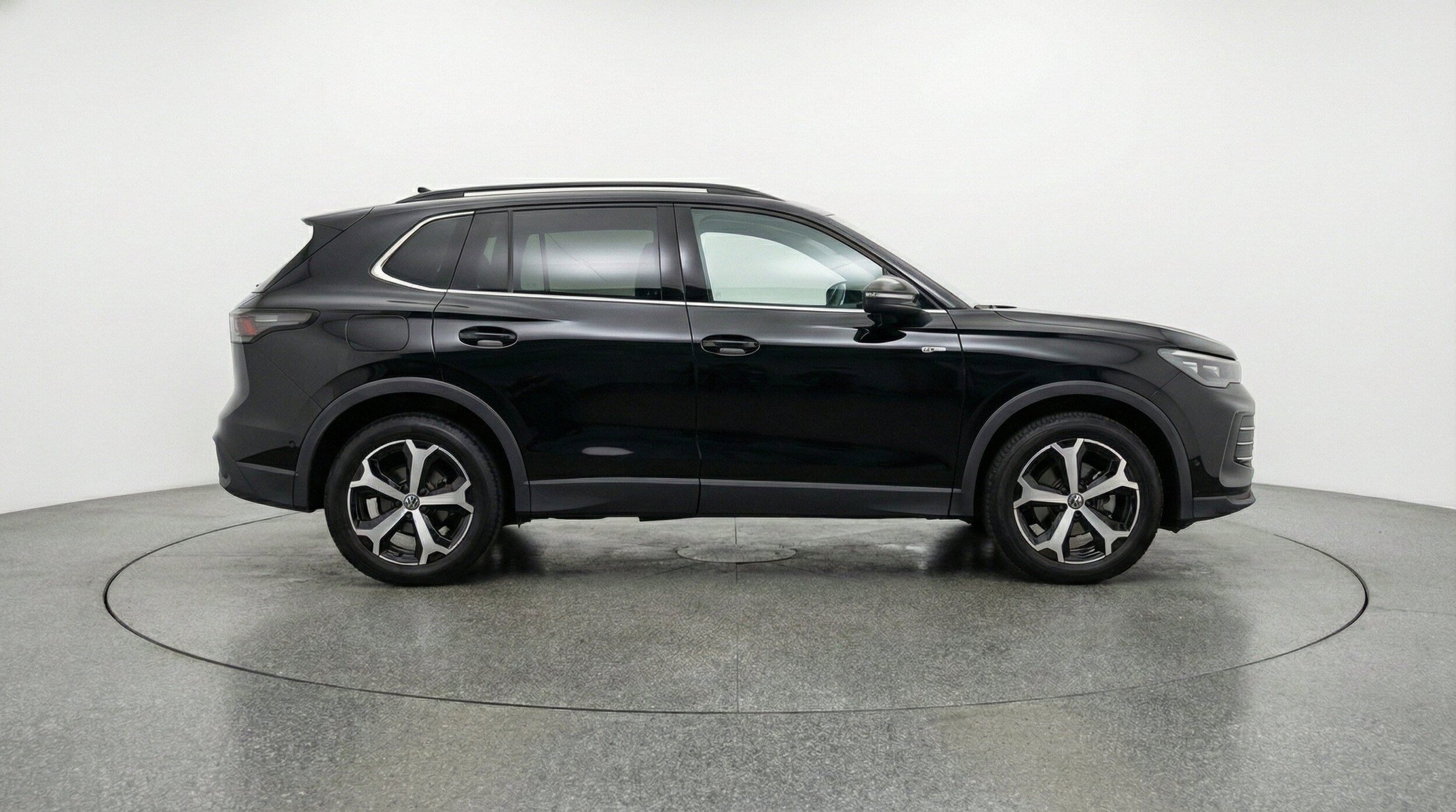 Thumbnail: 2026 Volkswagen Tiguan - 11