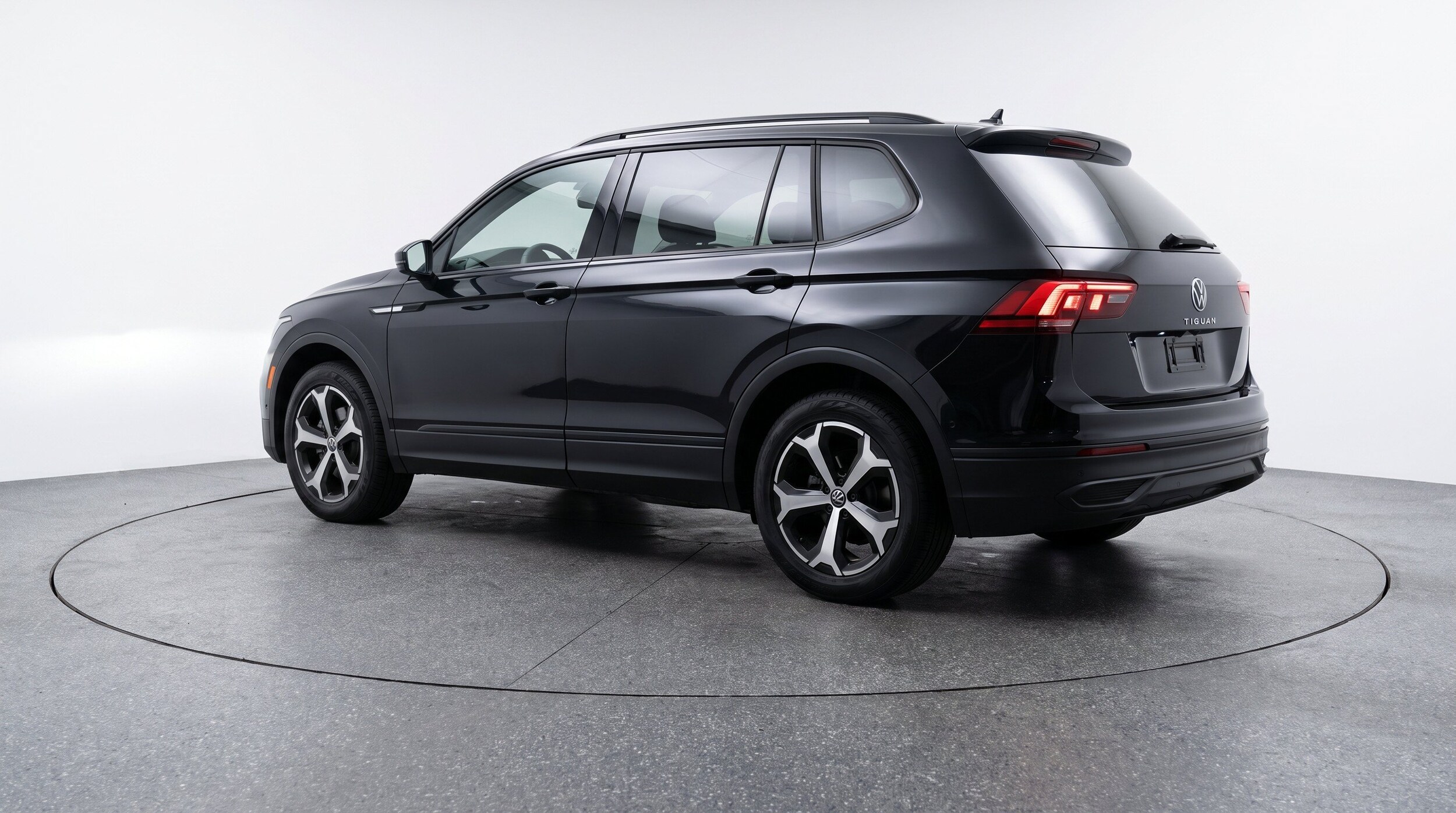 Thumbnail: 2026 Volkswagen Tiguan - 6