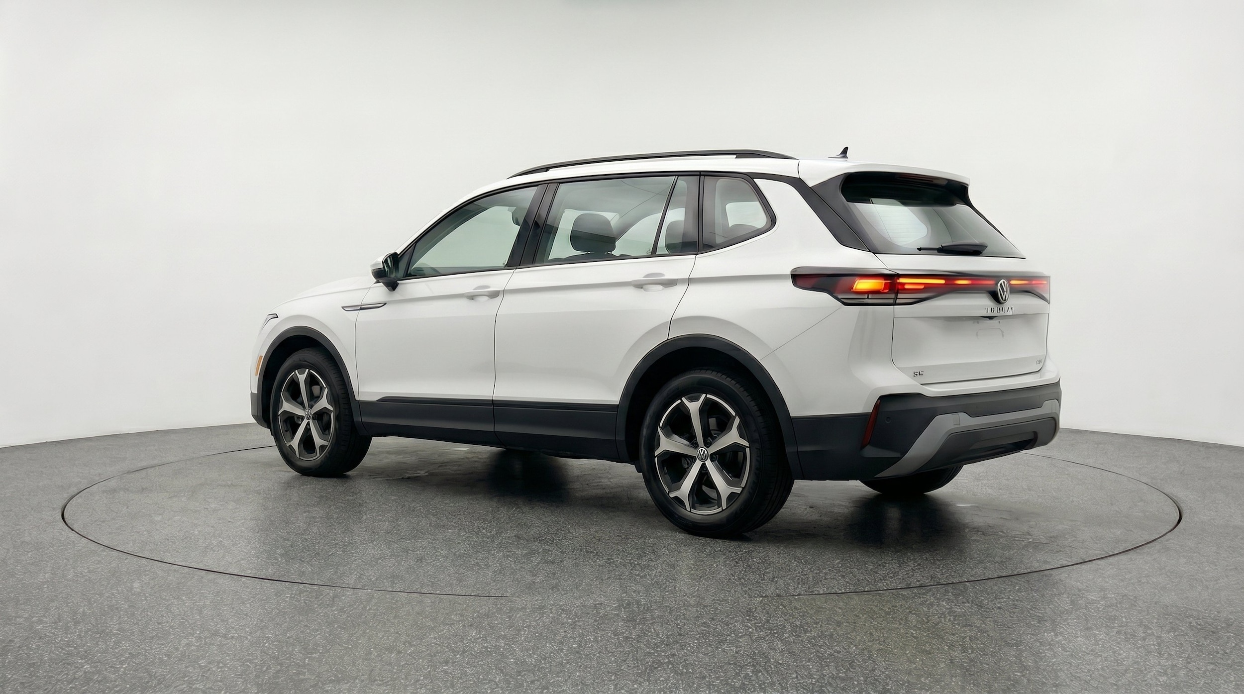 Thumbnail: 2026 Volkswagen Tiguan - 6