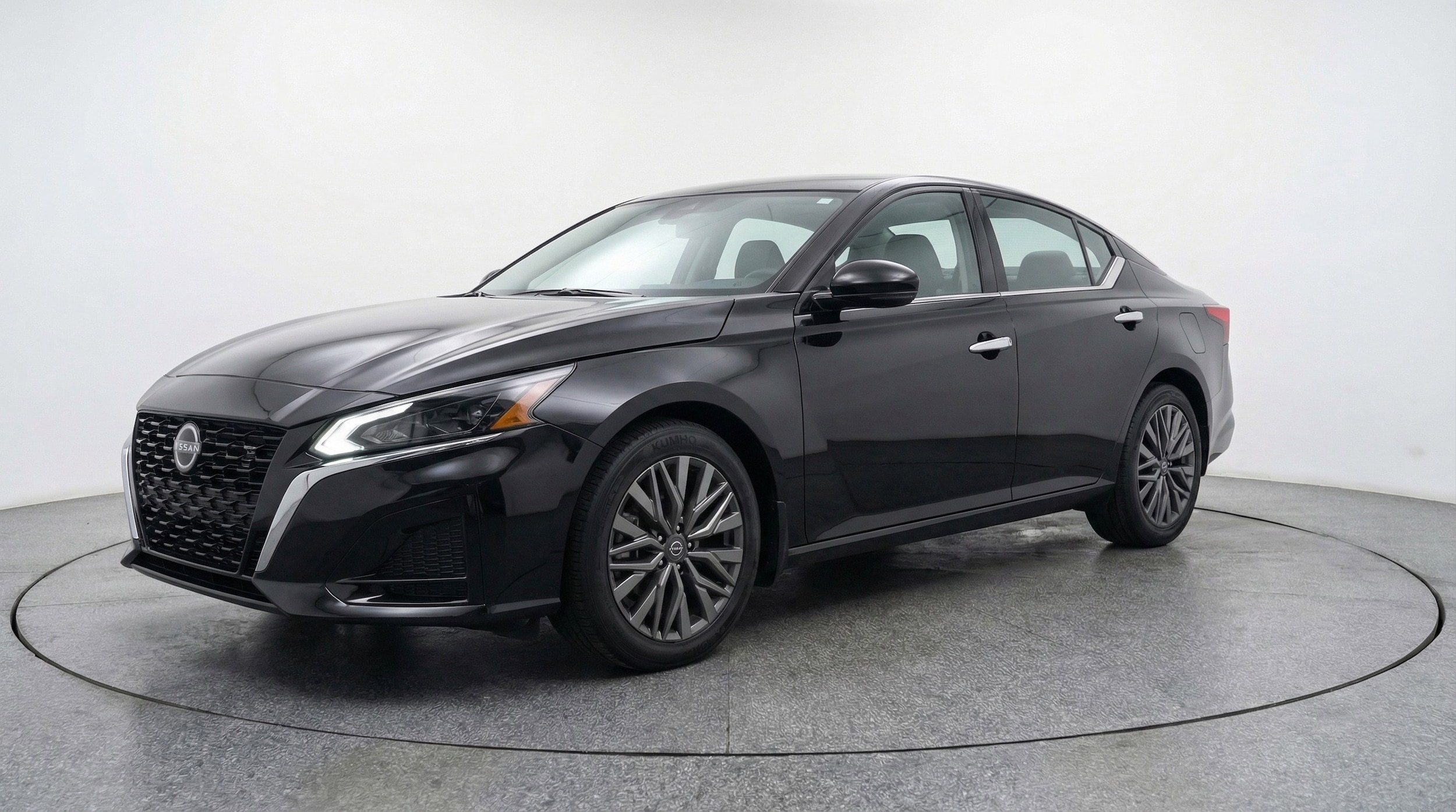 Thumbnail: 2025 Nissan Altima - 3