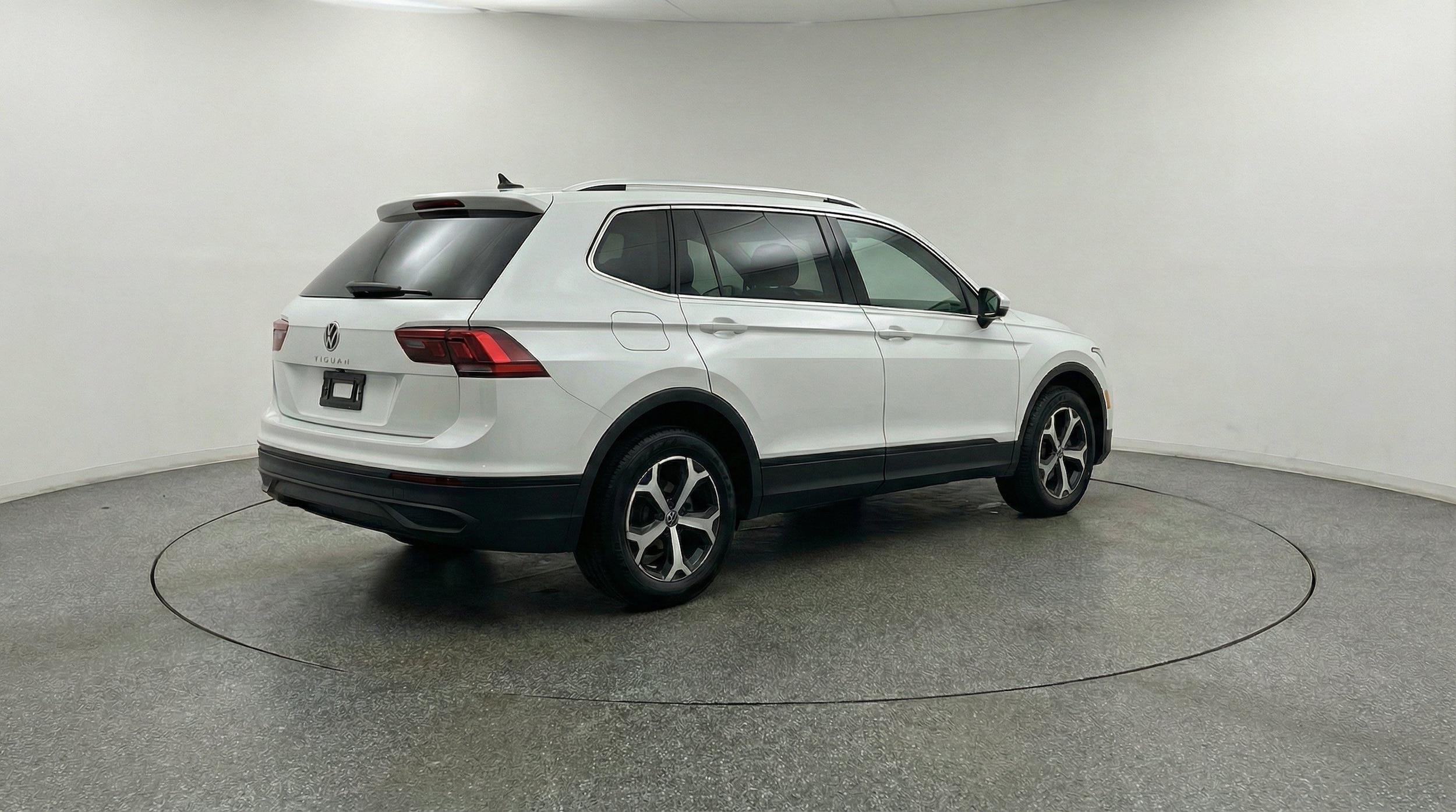 Thumbnail: 2026 Volkswagen Tiguan - 9