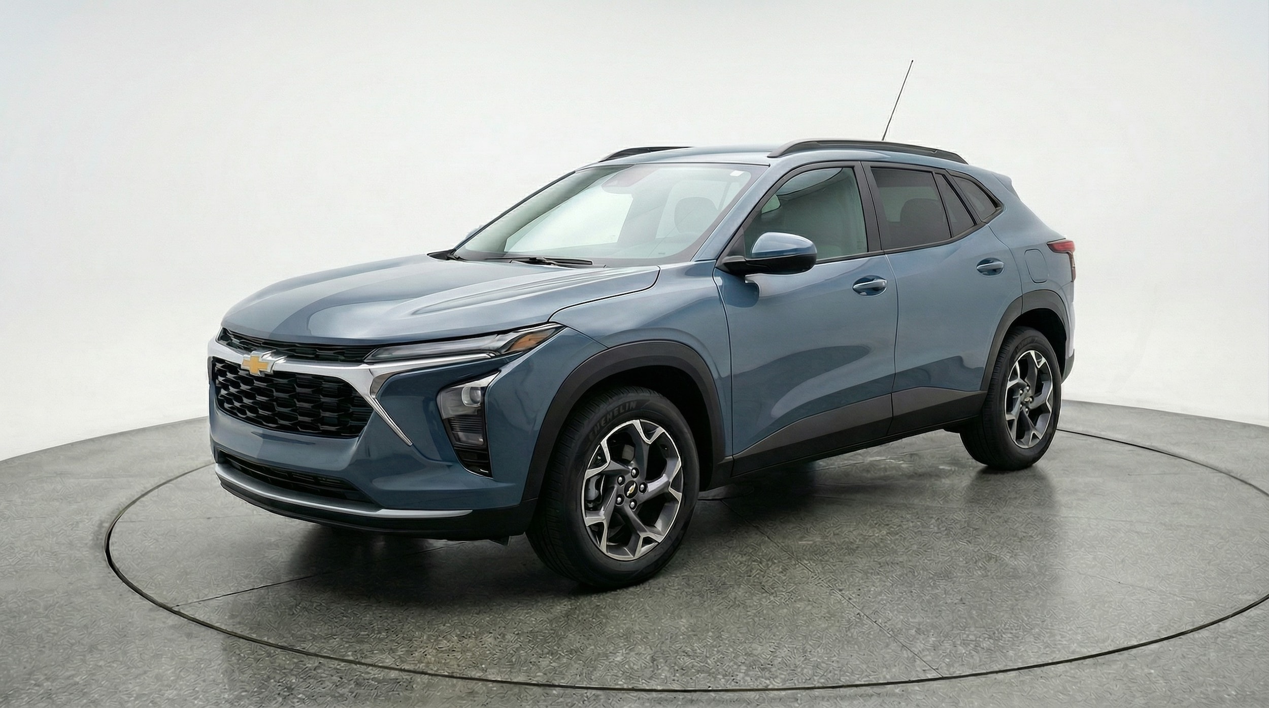 Thumbnail: 2025 Chevrolet Trax - 3