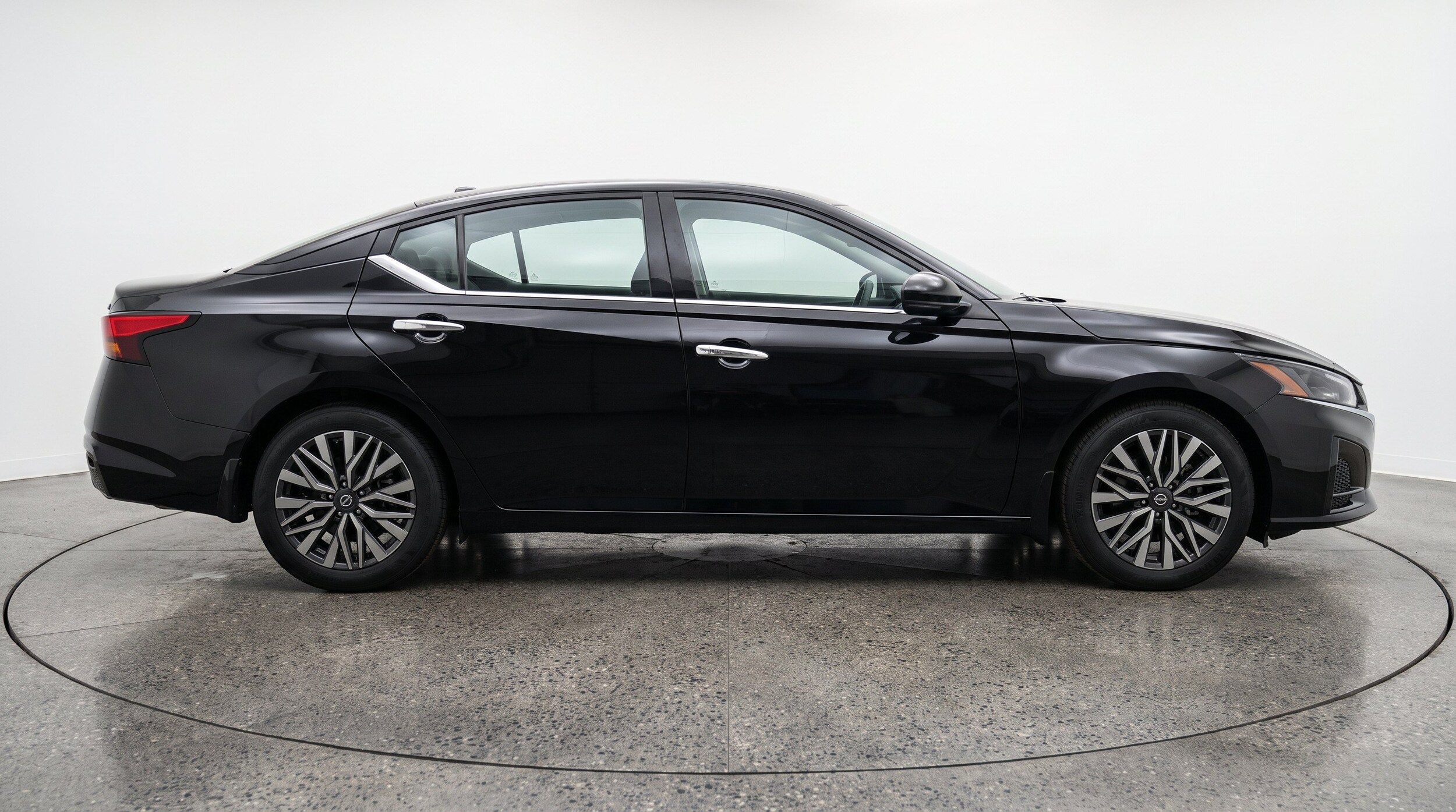 Thumbnail: 2025 Nissan Altima - 10