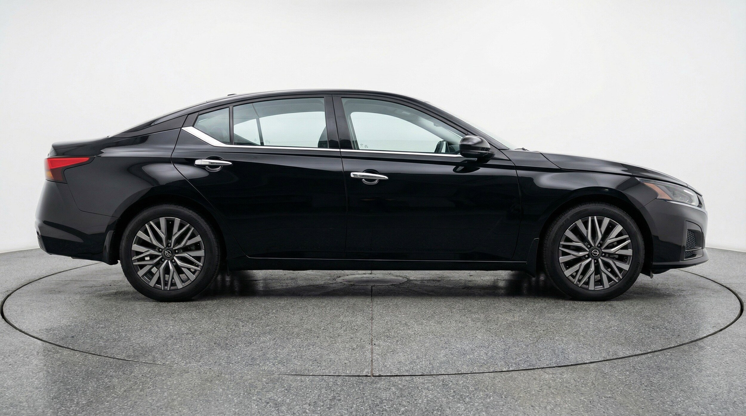 Thumbnail: 2025 Nissan Altima - 11