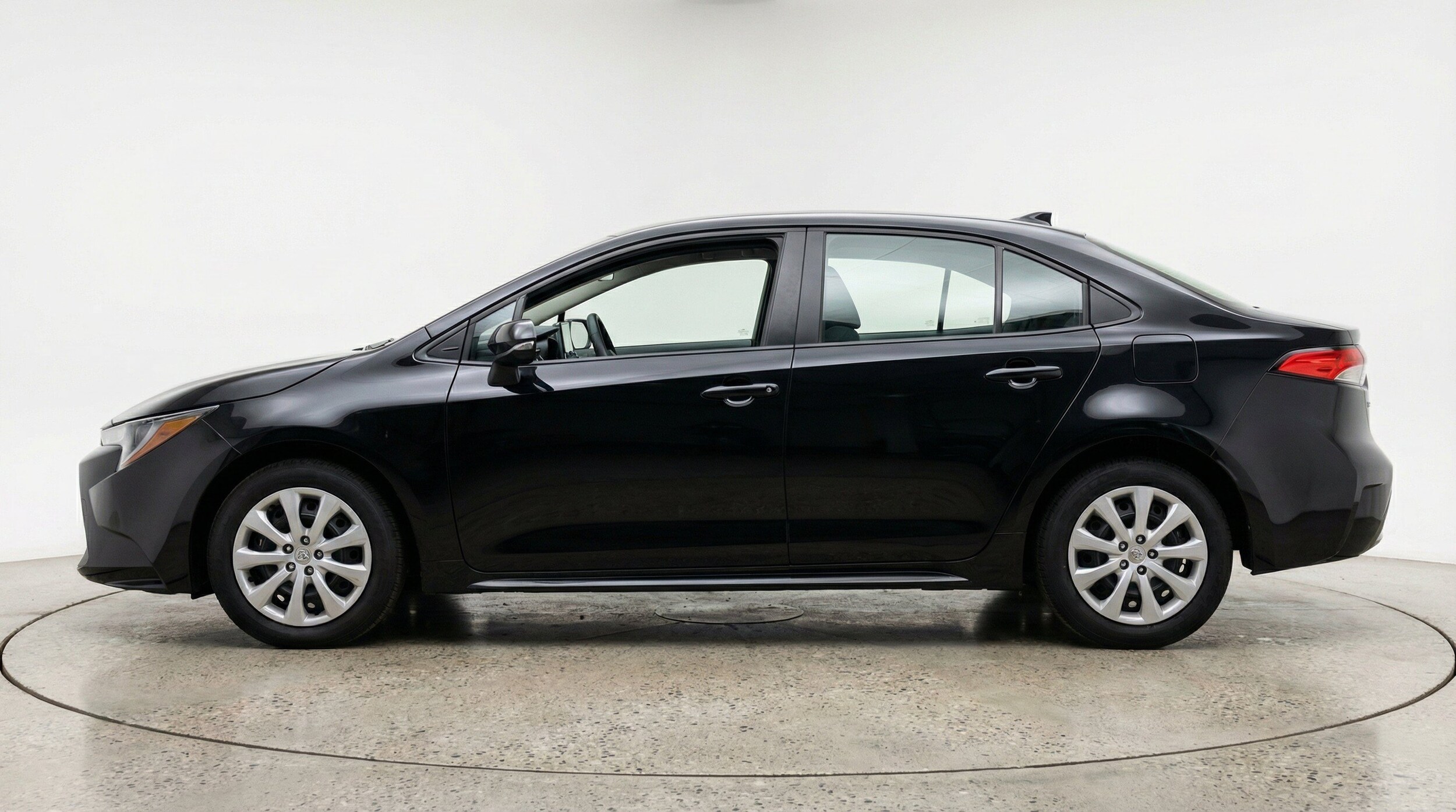 Thumbnail: 2025 Toyota Corolla - 5