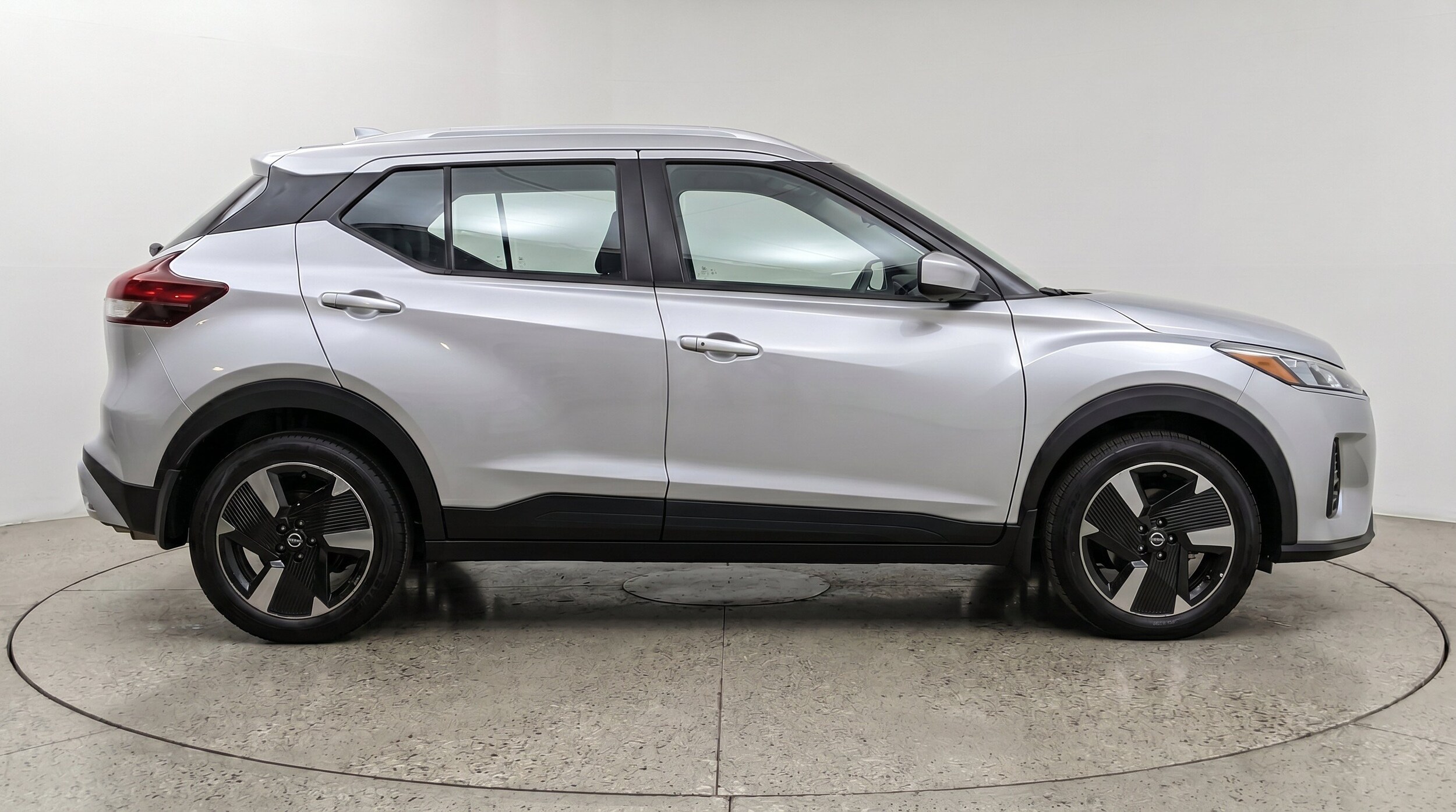 Thumbnail: 2026 Nissan Kicks - 10