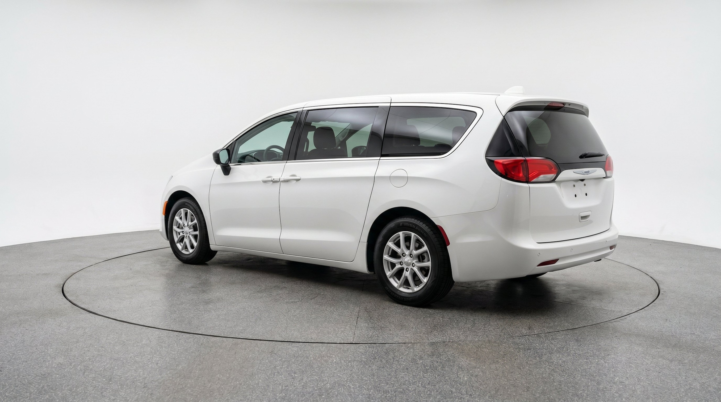 Thumbnail: 2024 Chrysler Voyager - 6