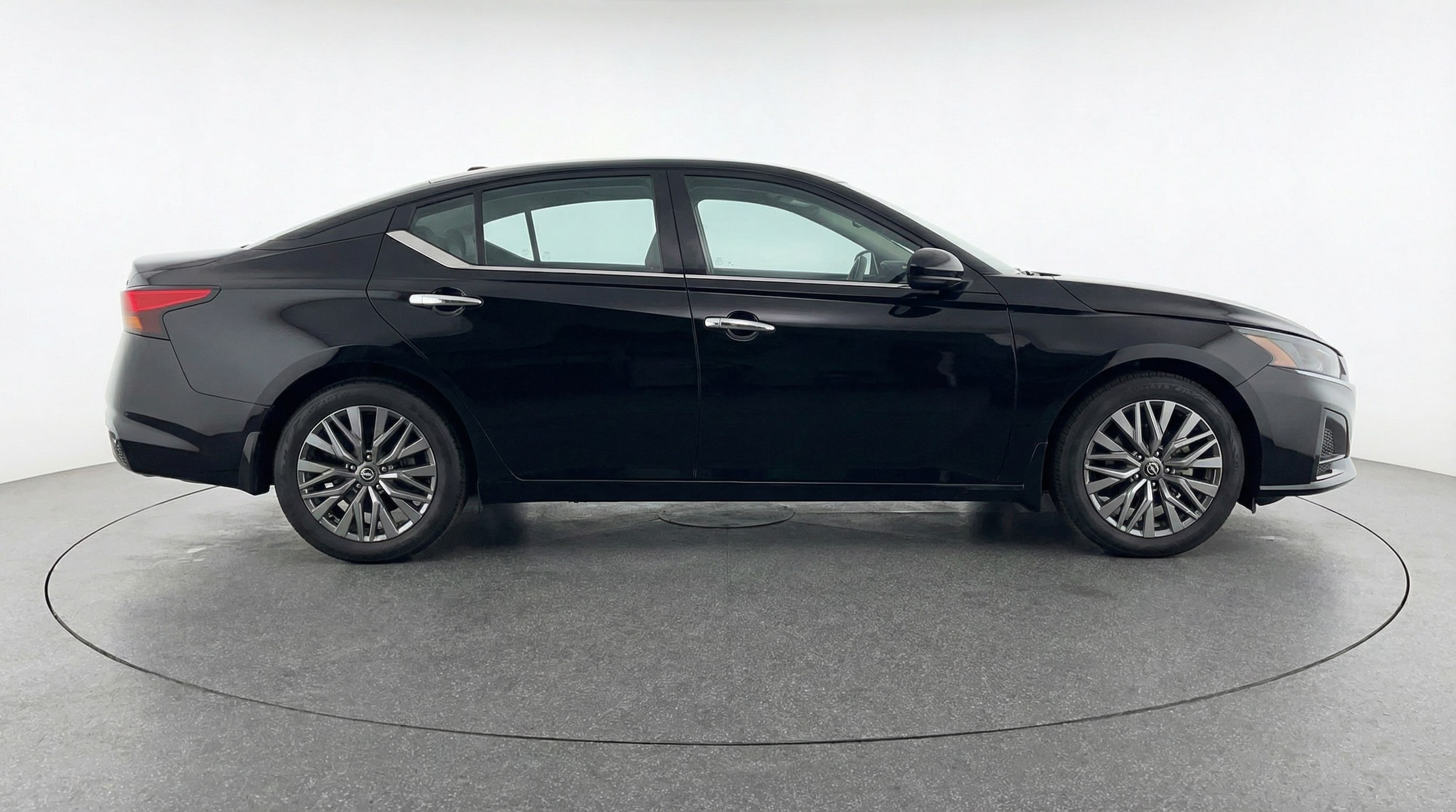 Thumbnail: 2025 Nissan Altima - 8