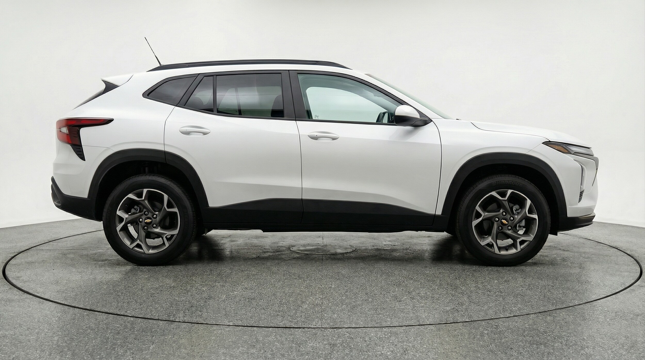 Thumbnail: 2025 Chevrolet Trax - 8