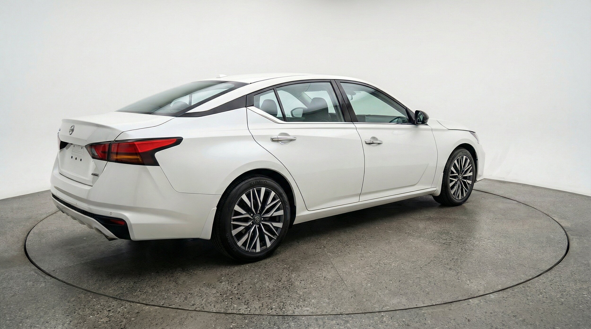 Thumbnail: 2025 Nissan Altima - 9