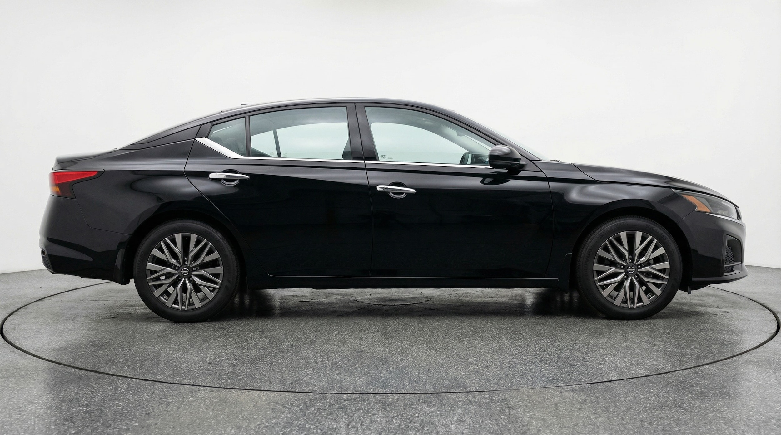 Thumbnail: 2025 Nissan Altima - 8