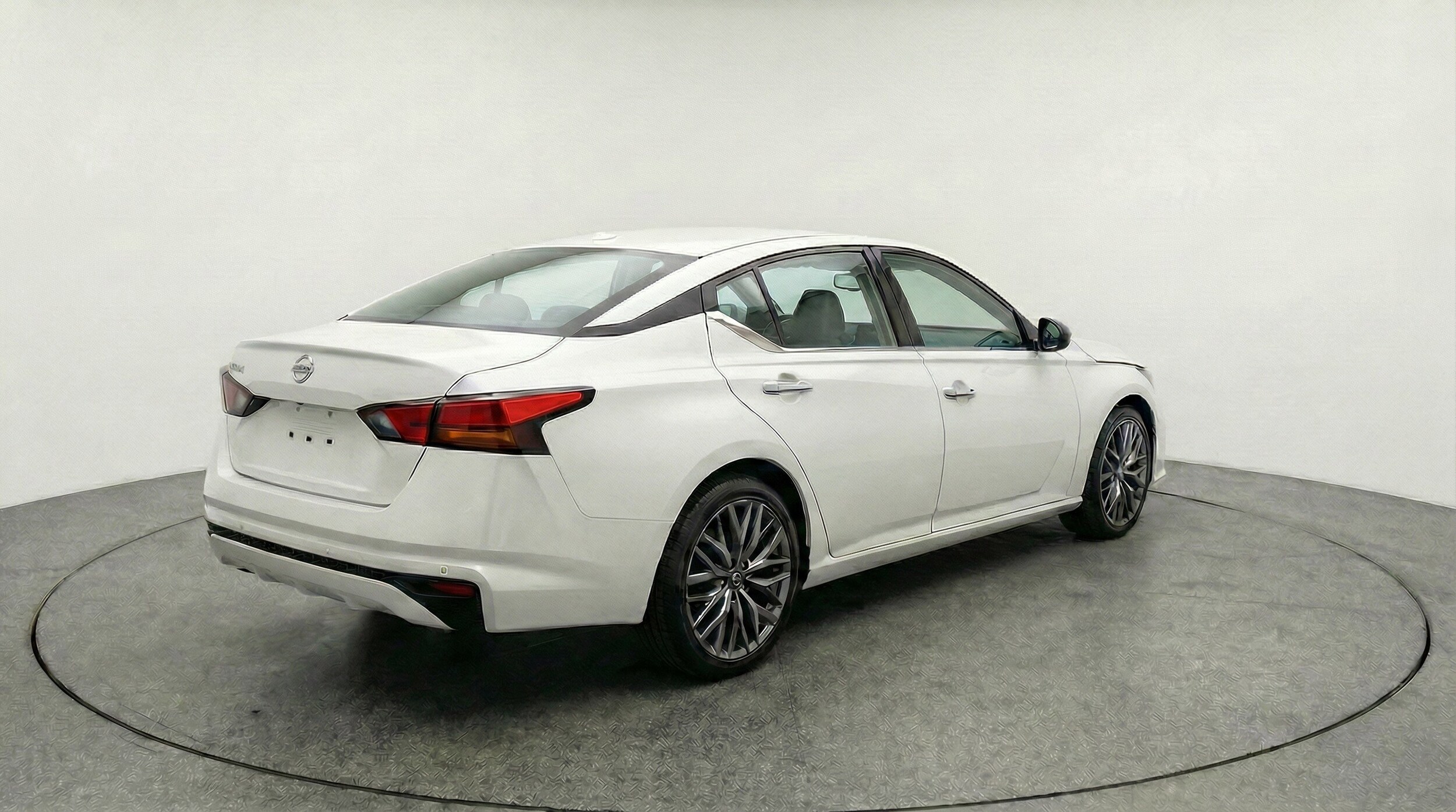 Thumbnail: 2025 Nissan Altima - 9