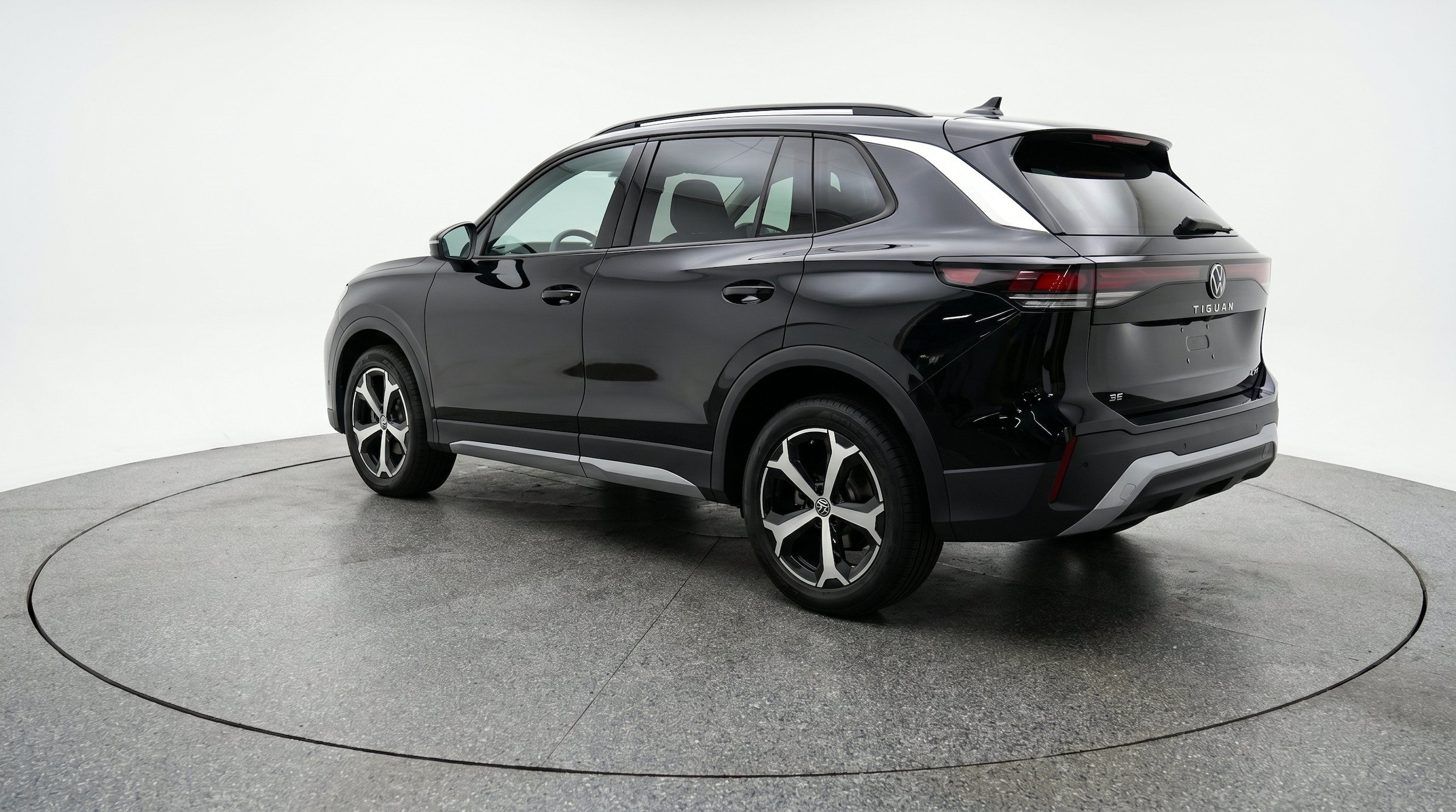 Thumbnail: 2026 Volkswagen Tiguan - 6