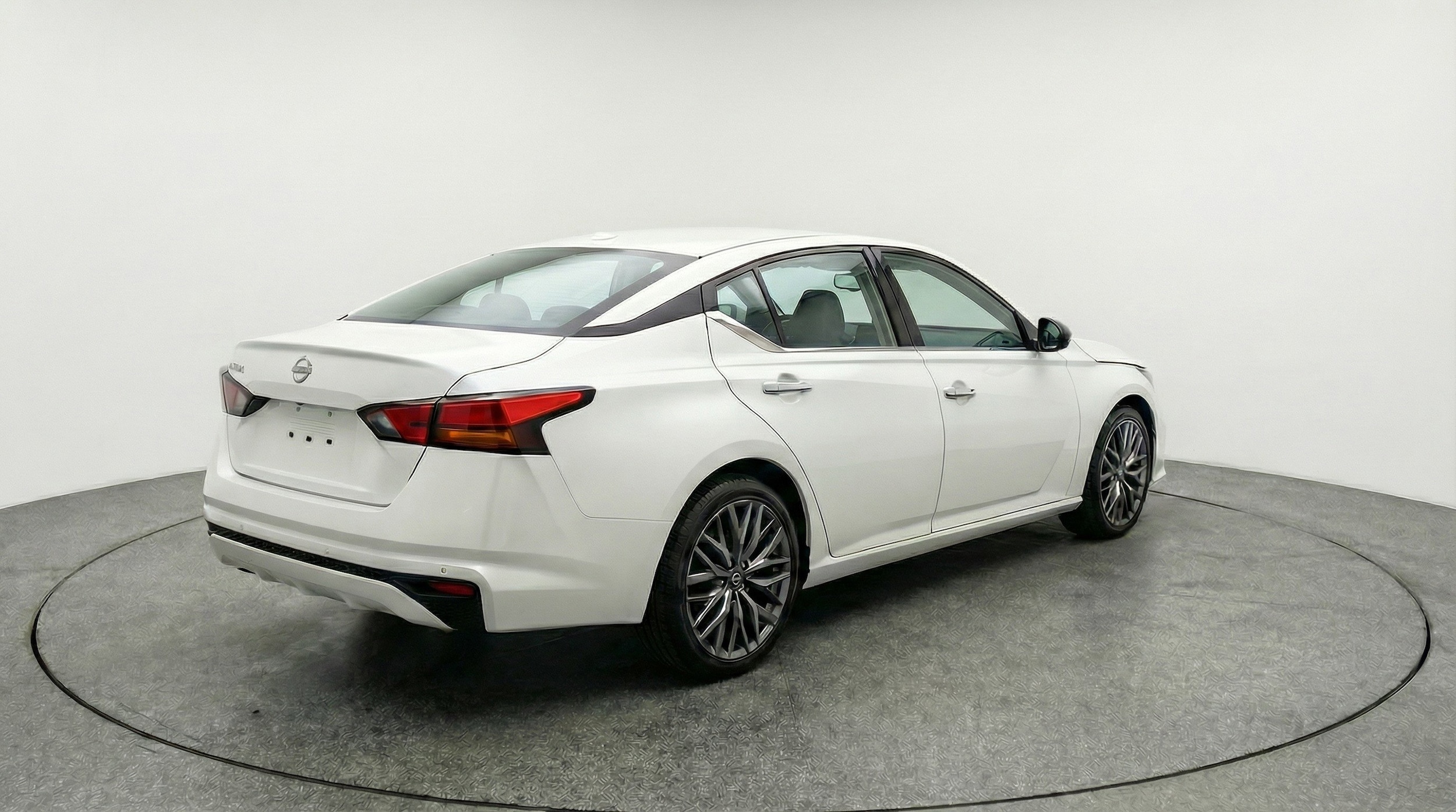 Thumbnail: 2025 Nissan Altima - 9