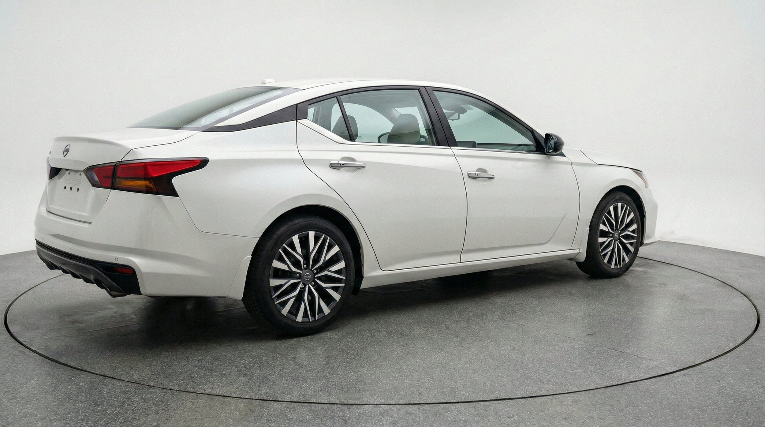 Thumbnail: 2025 Nissan Altima - 9