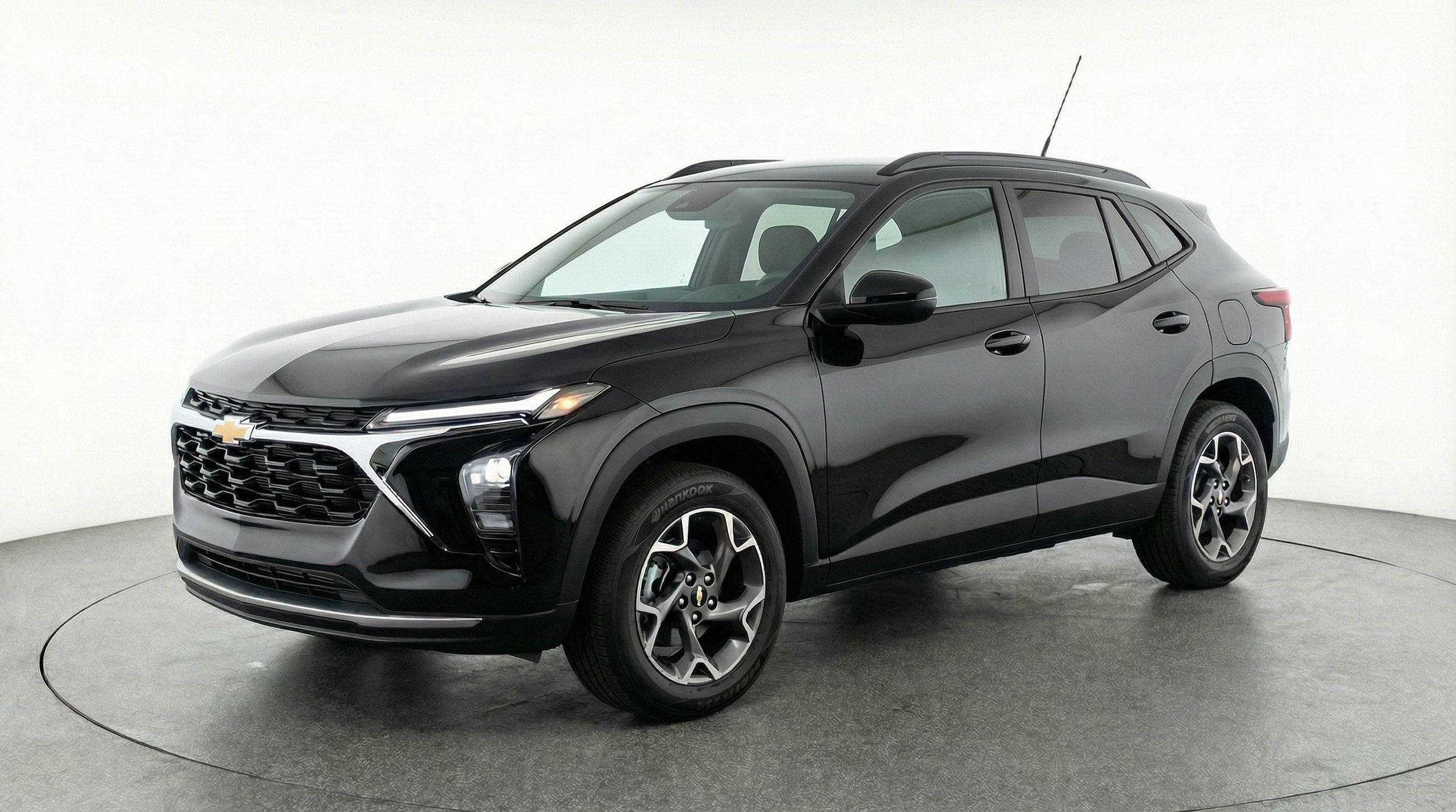 Thumbnail: 2025 Chevrolet Trax - 3