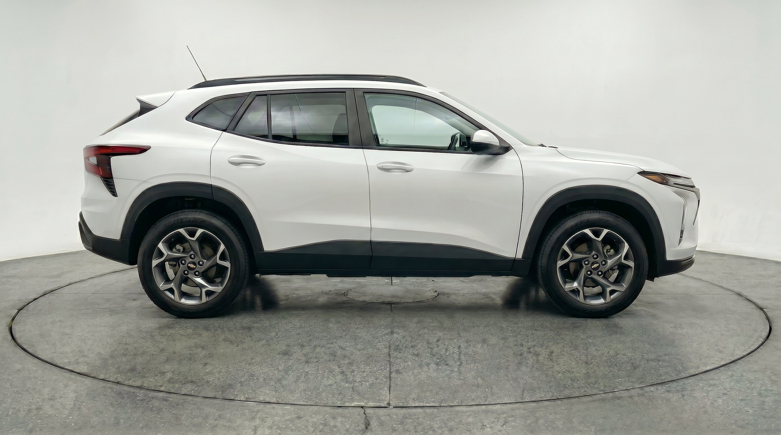 Thumbnail: 2025 Chevrolet Trax - 10