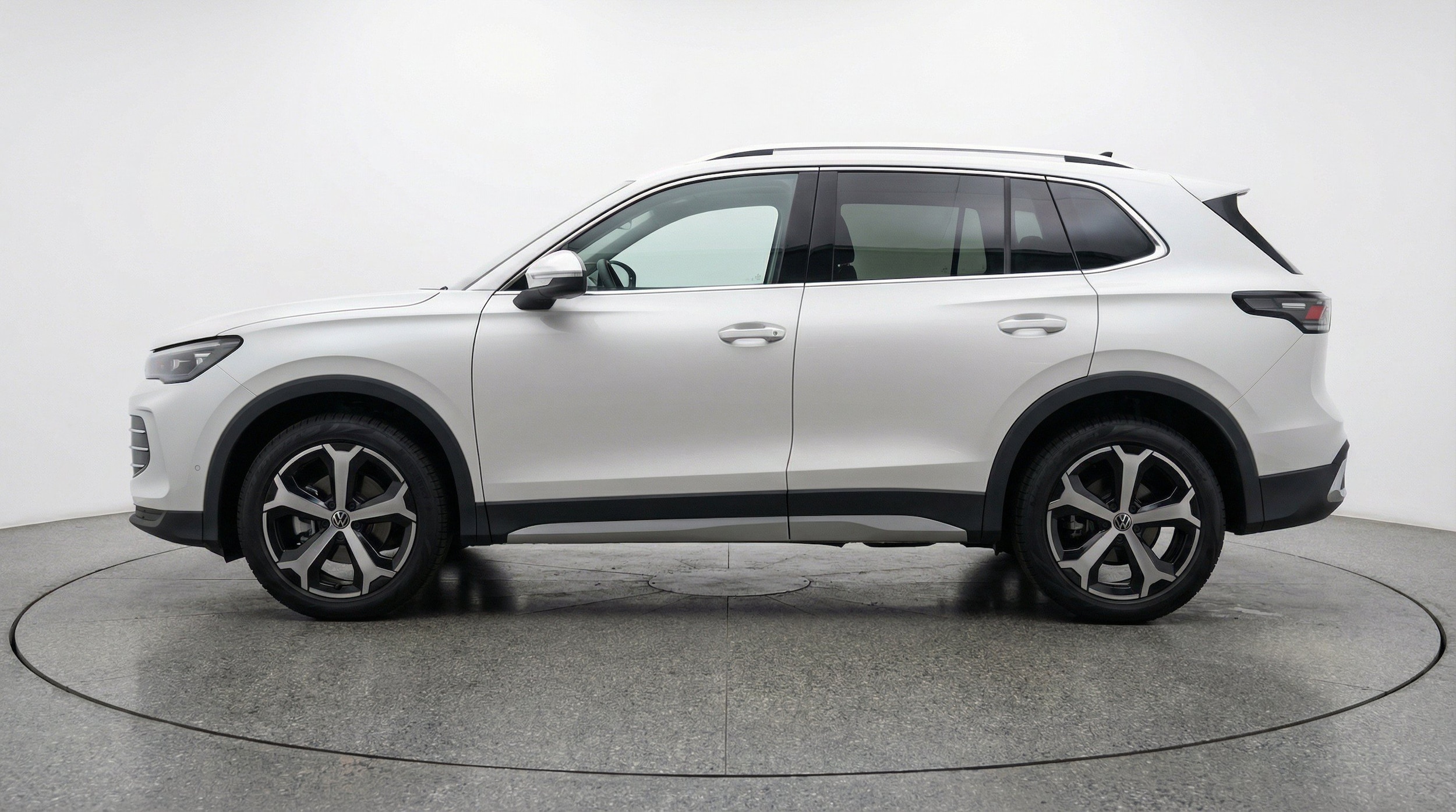 Thumbnail: 2026 Volkswagen Tiguan - 5