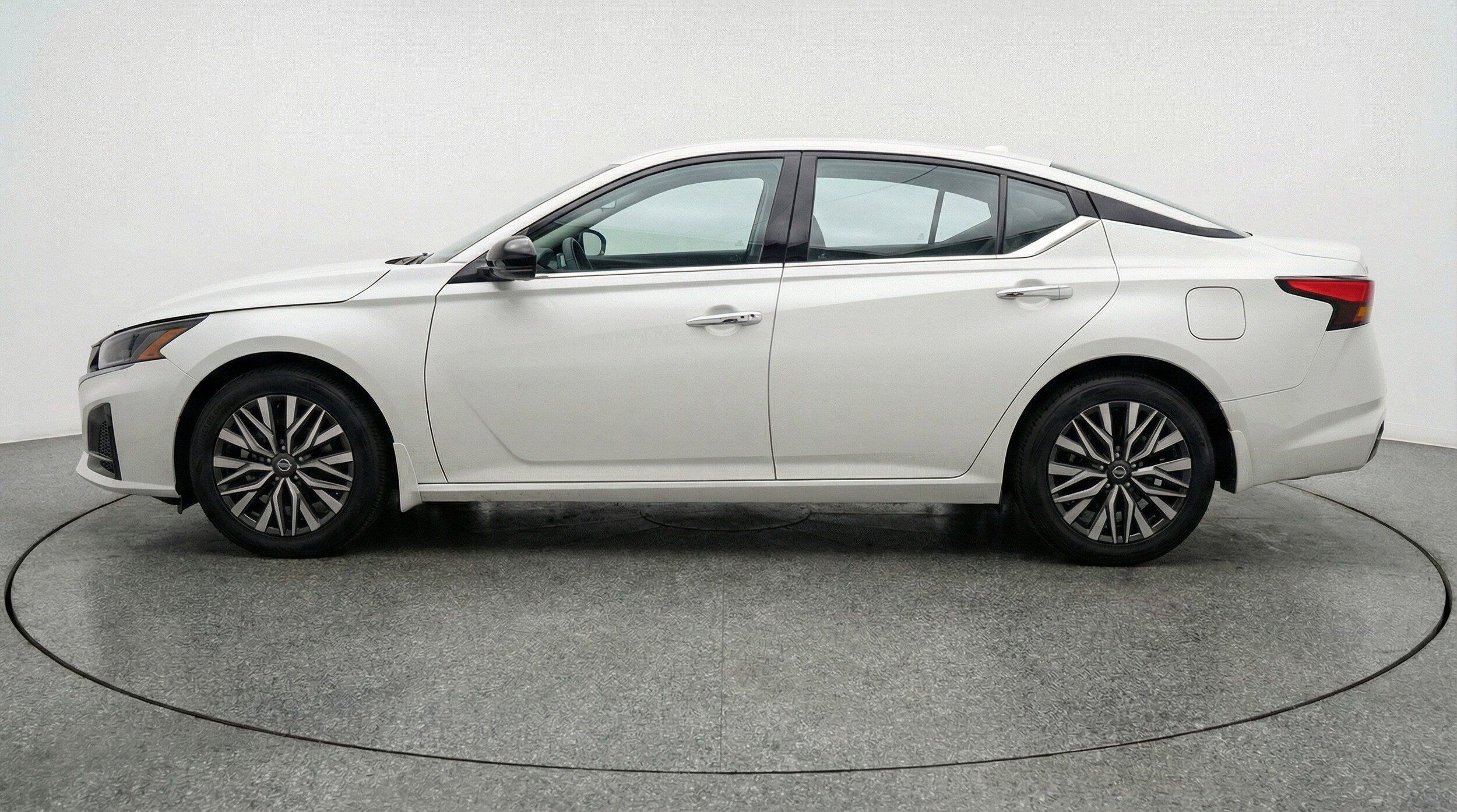 Thumbnail: 2025 Nissan Altima - 11