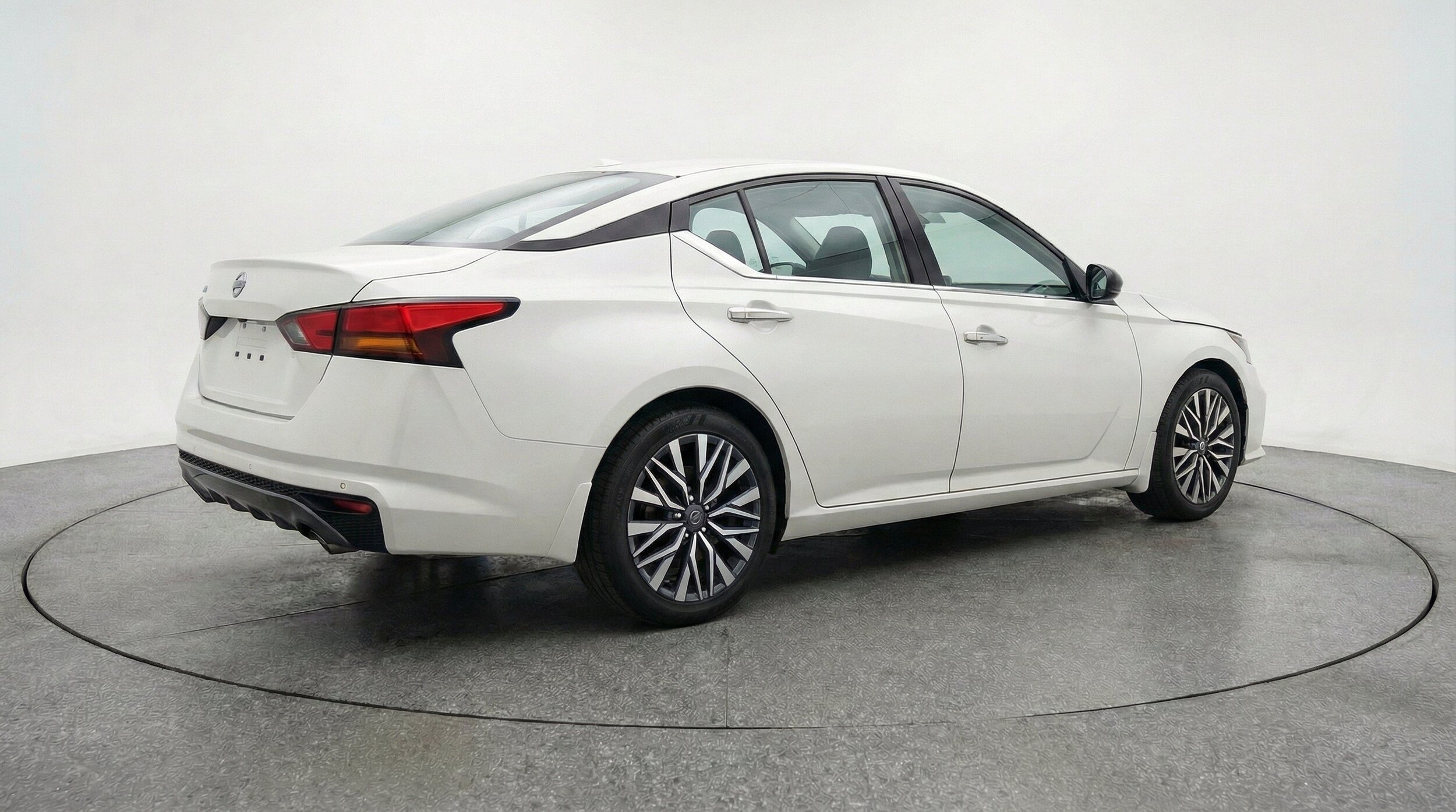 Thumbnail: 2025 Nissan Altima - 9