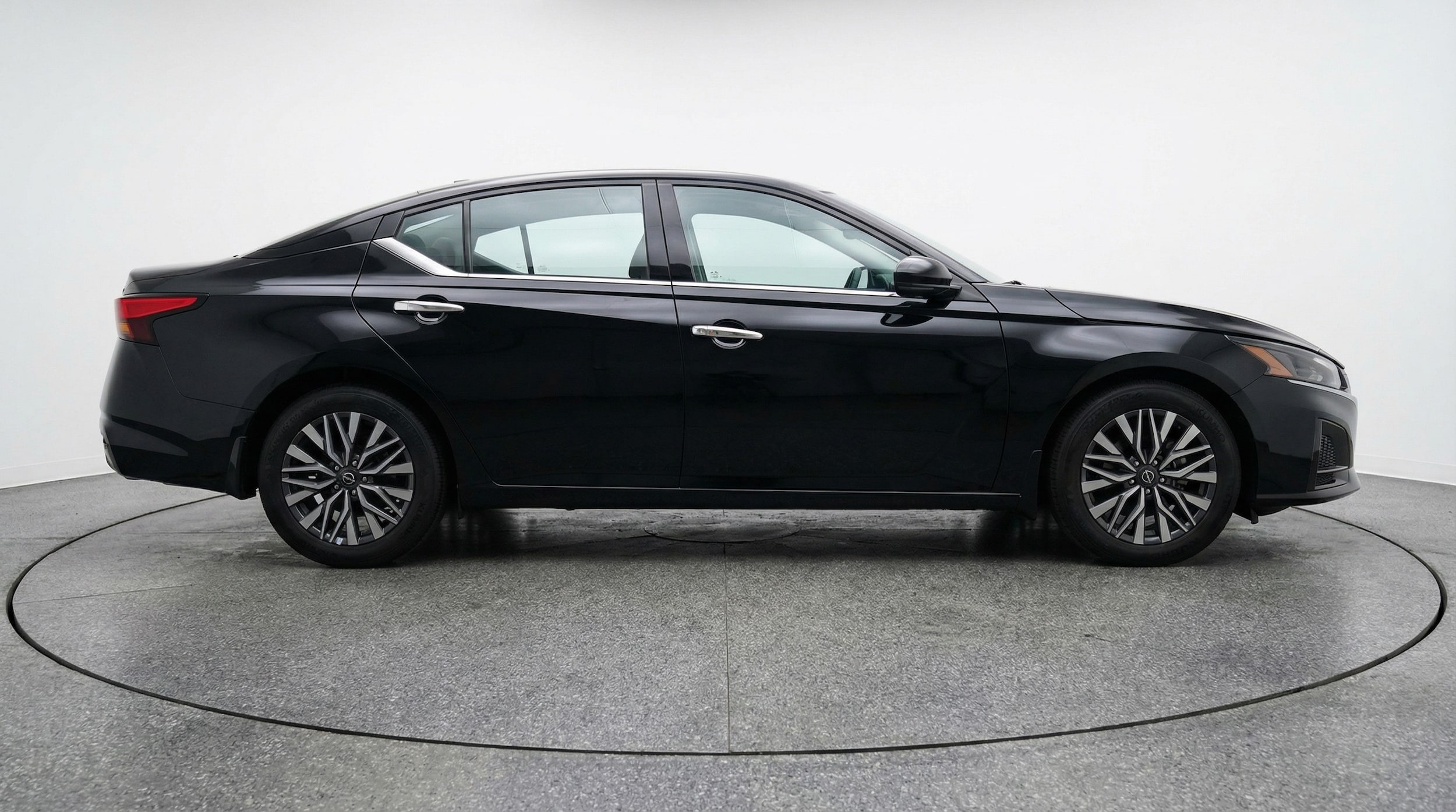 Thumbnail: 2025 Nissan Altima - 8