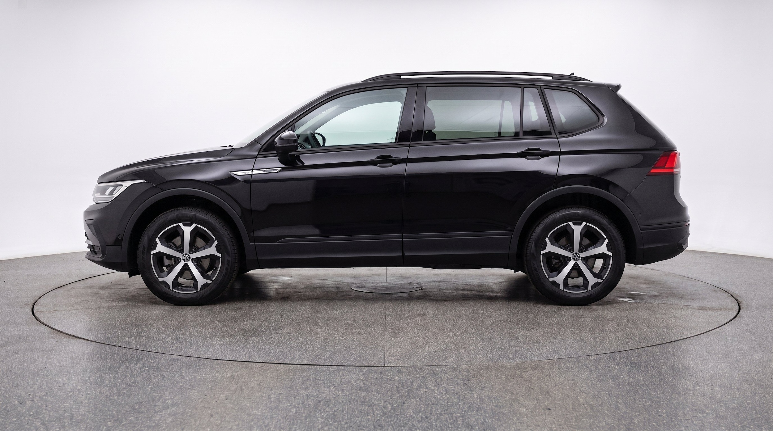 Thumbnail: 2026 Volkswagen Tiguan - 5