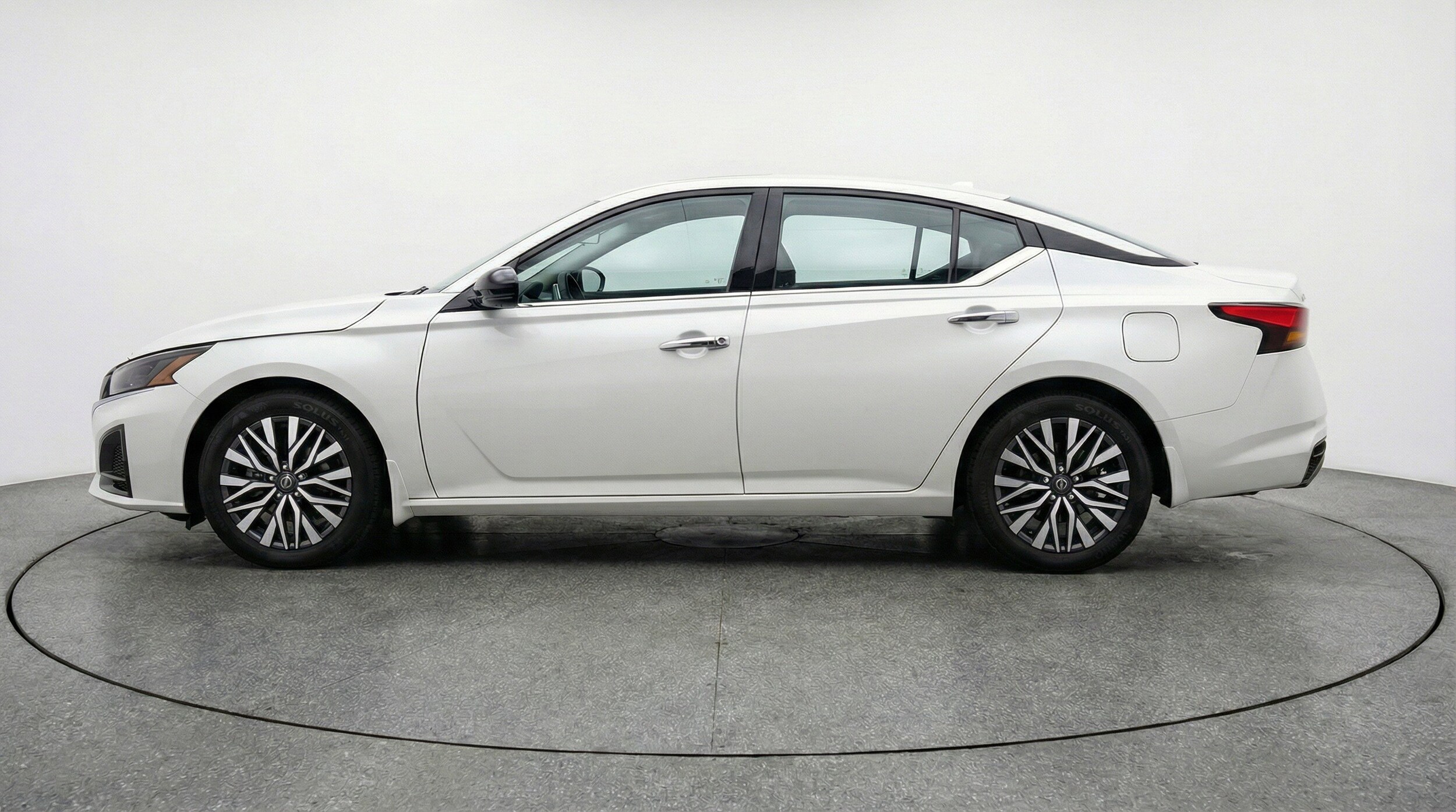 Thumbnail: 2025 Nissan Altima - 5