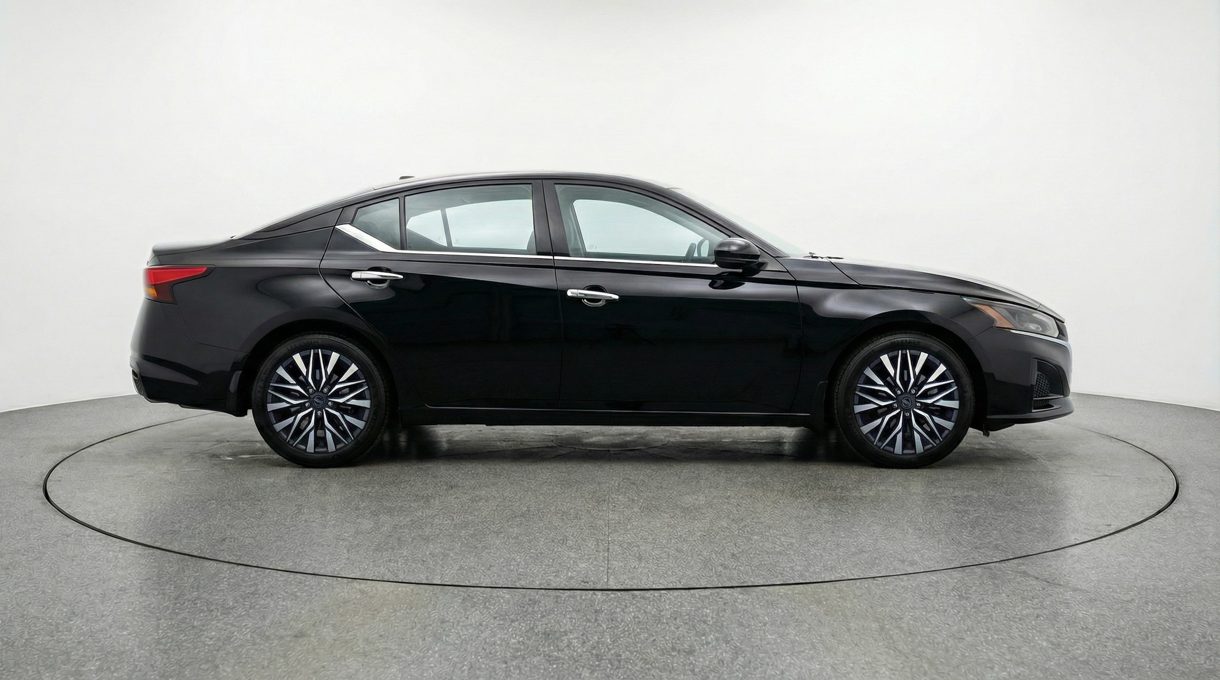 Thumbnail: 2025 Nissan Altima - 8