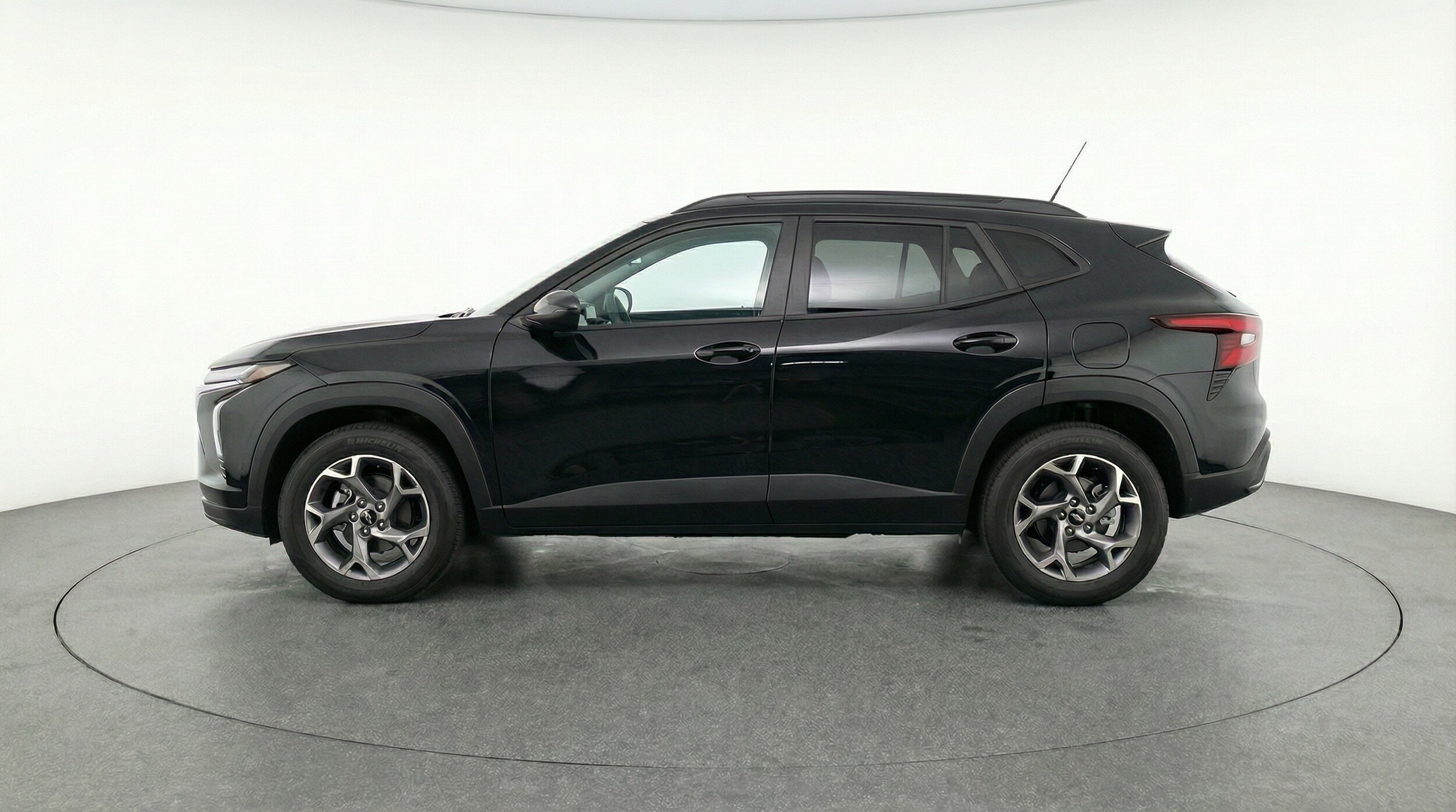 Thumbnail: 2025 Chevrolet Trax - 4