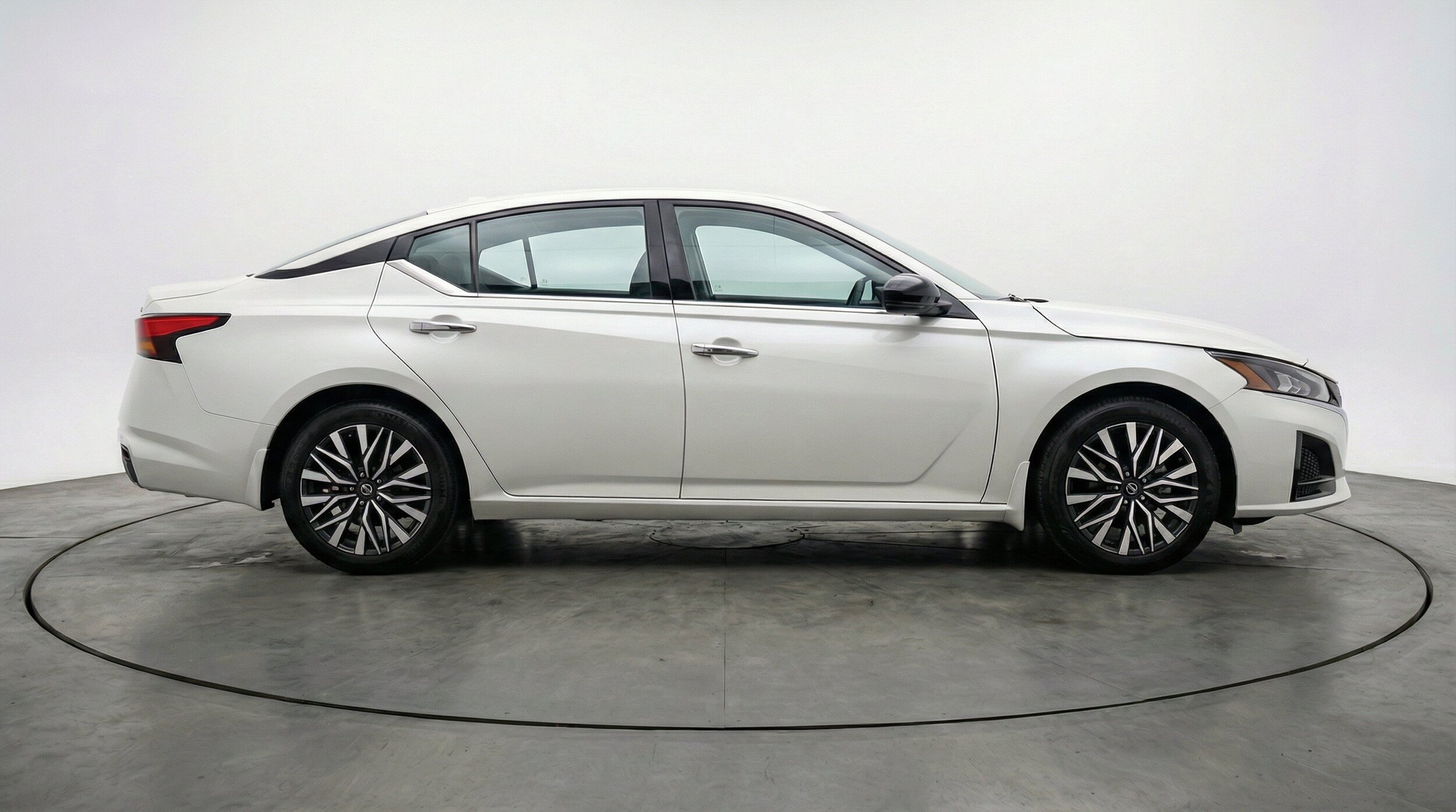 Thumbnail: 2025 Nissan Altima - 10