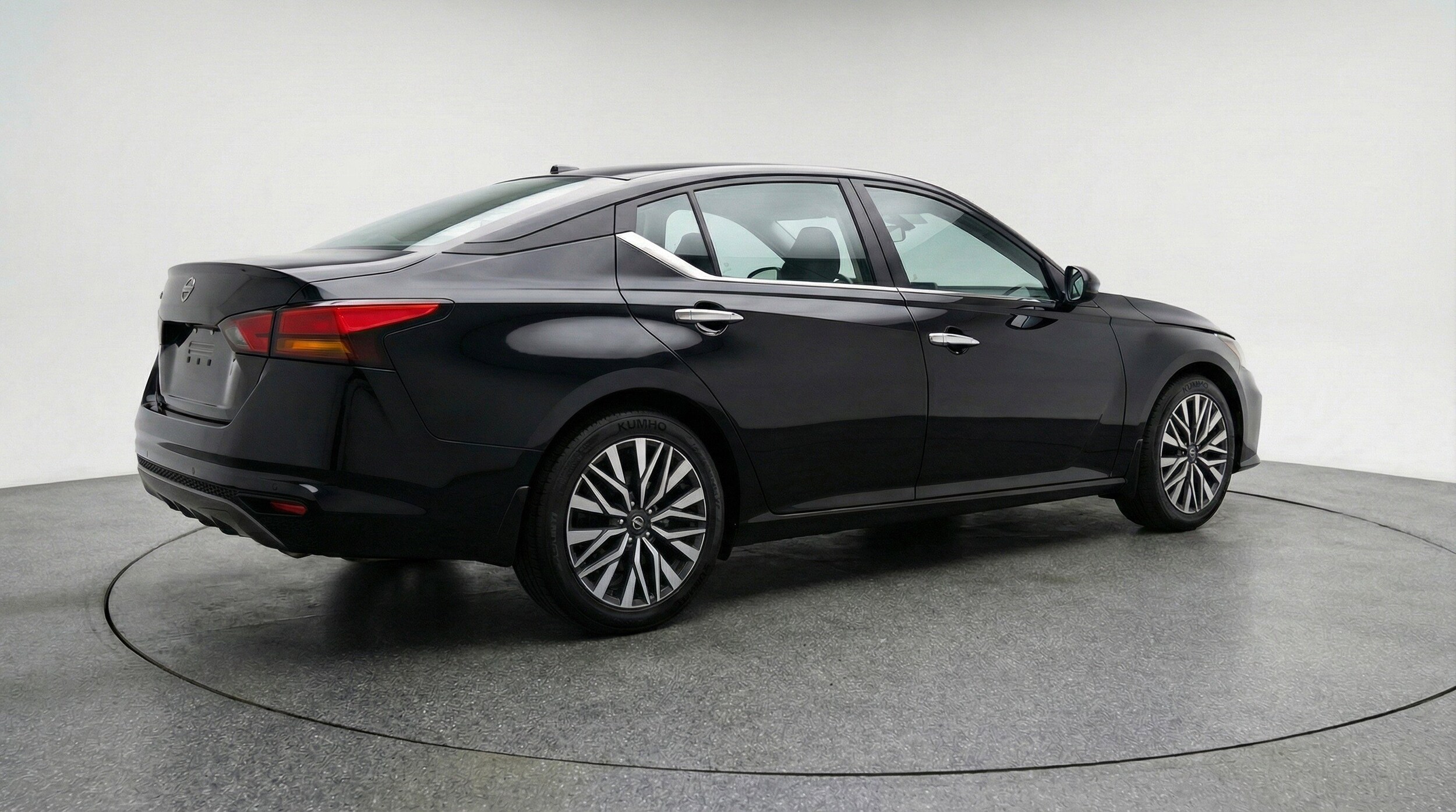 Thumbnail: 2025 Nissan Altima - 9