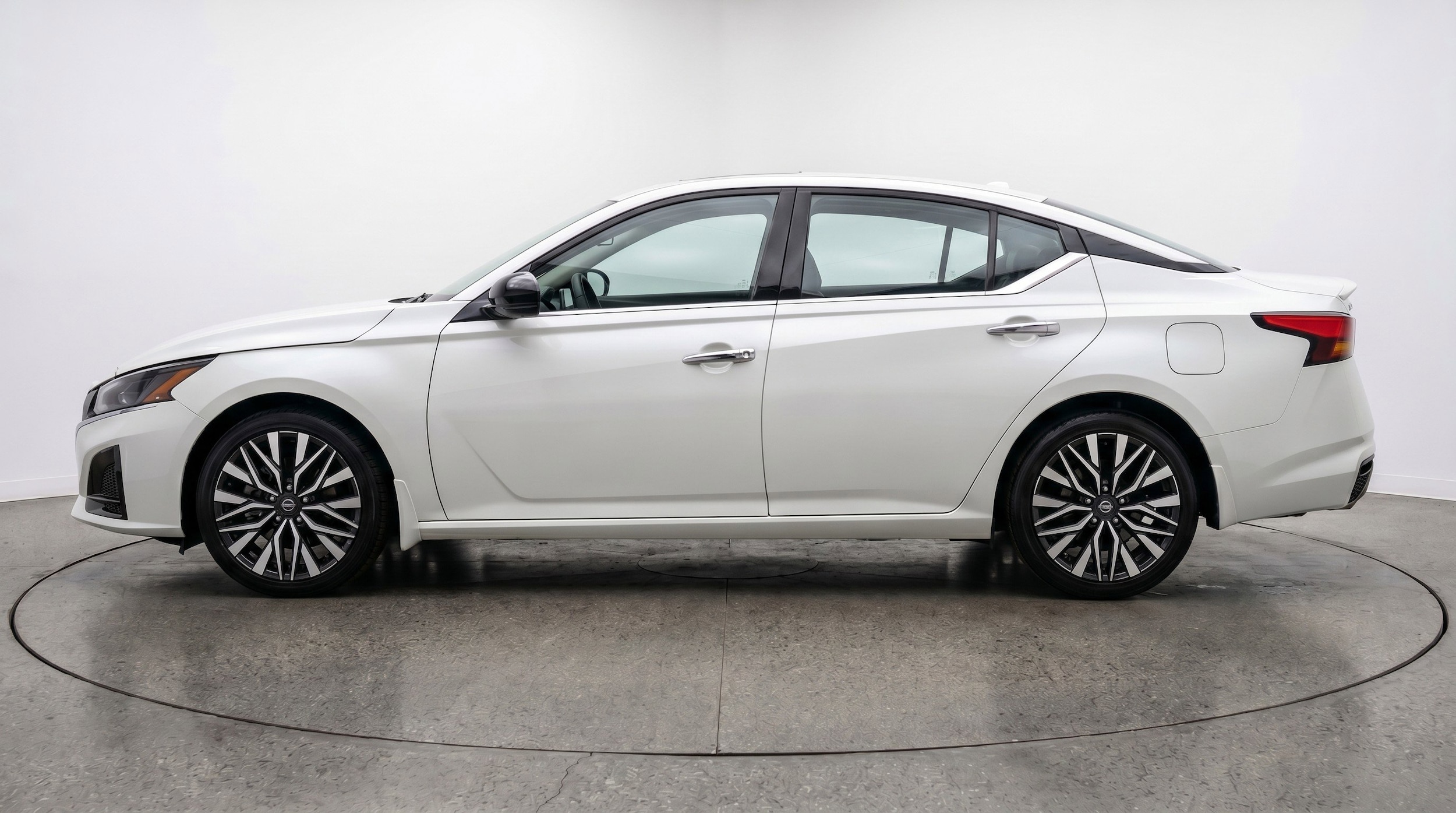 Thumbnail: 2025 Nissan Altima - 5