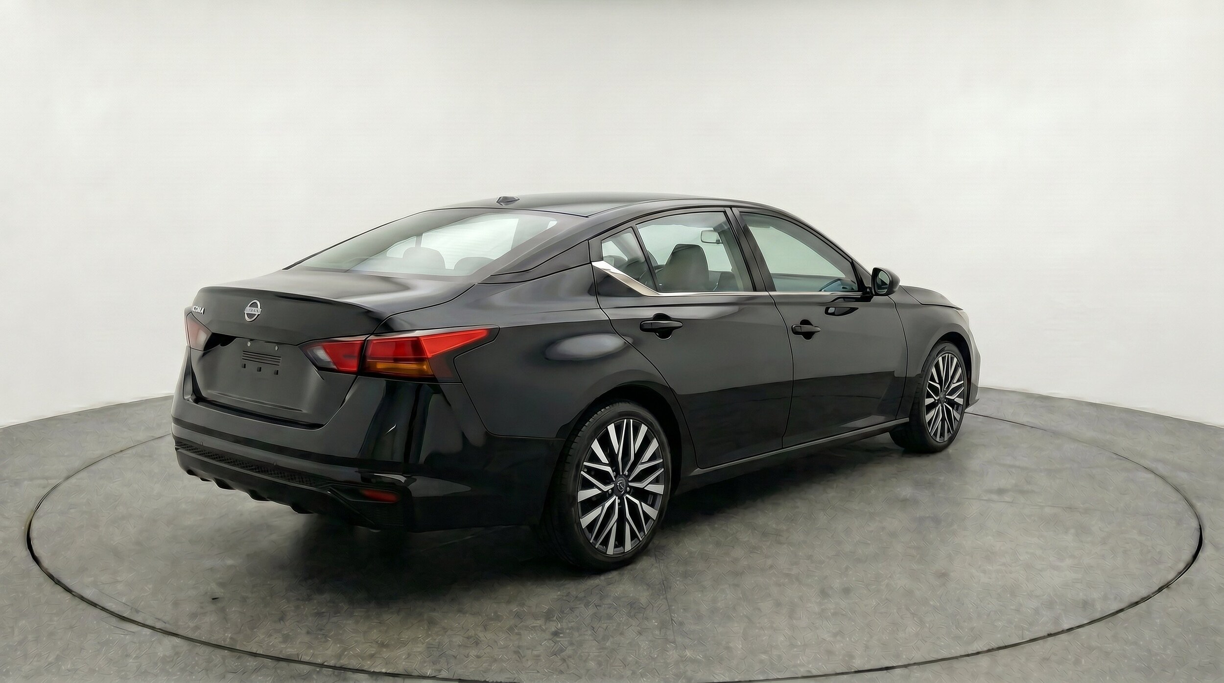 Thumbnail: 2025 Nissan Altima - 9