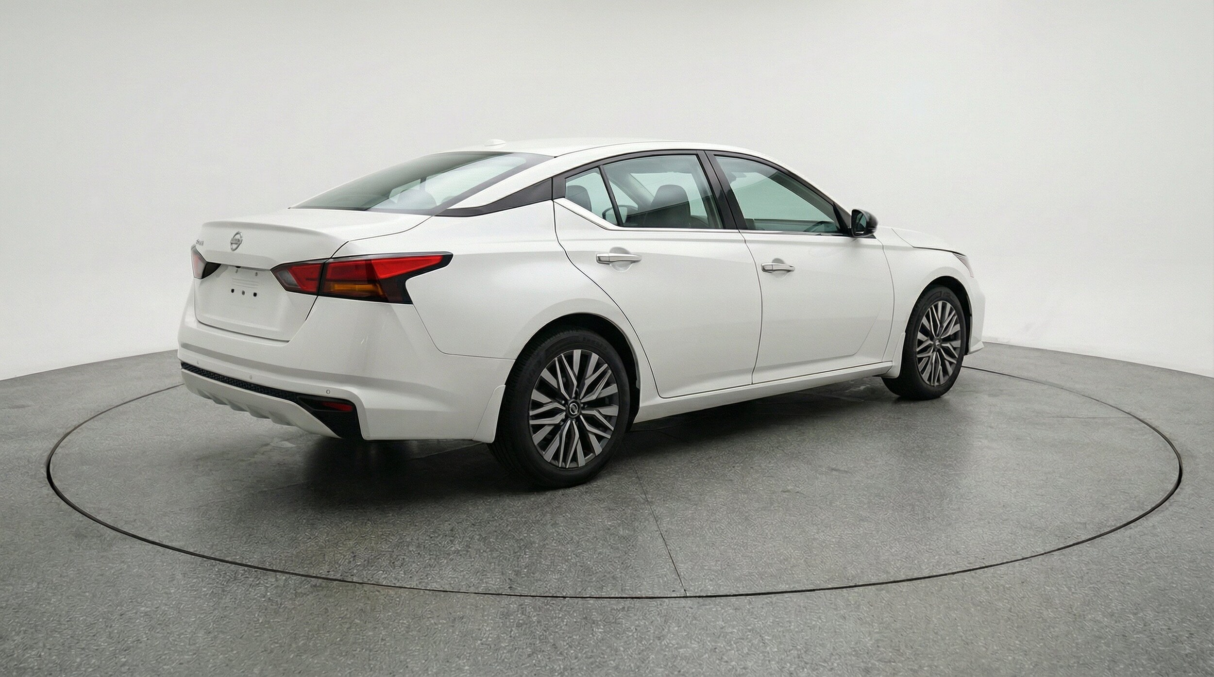 Thumbnail: 2025 Nissan Altima - 9