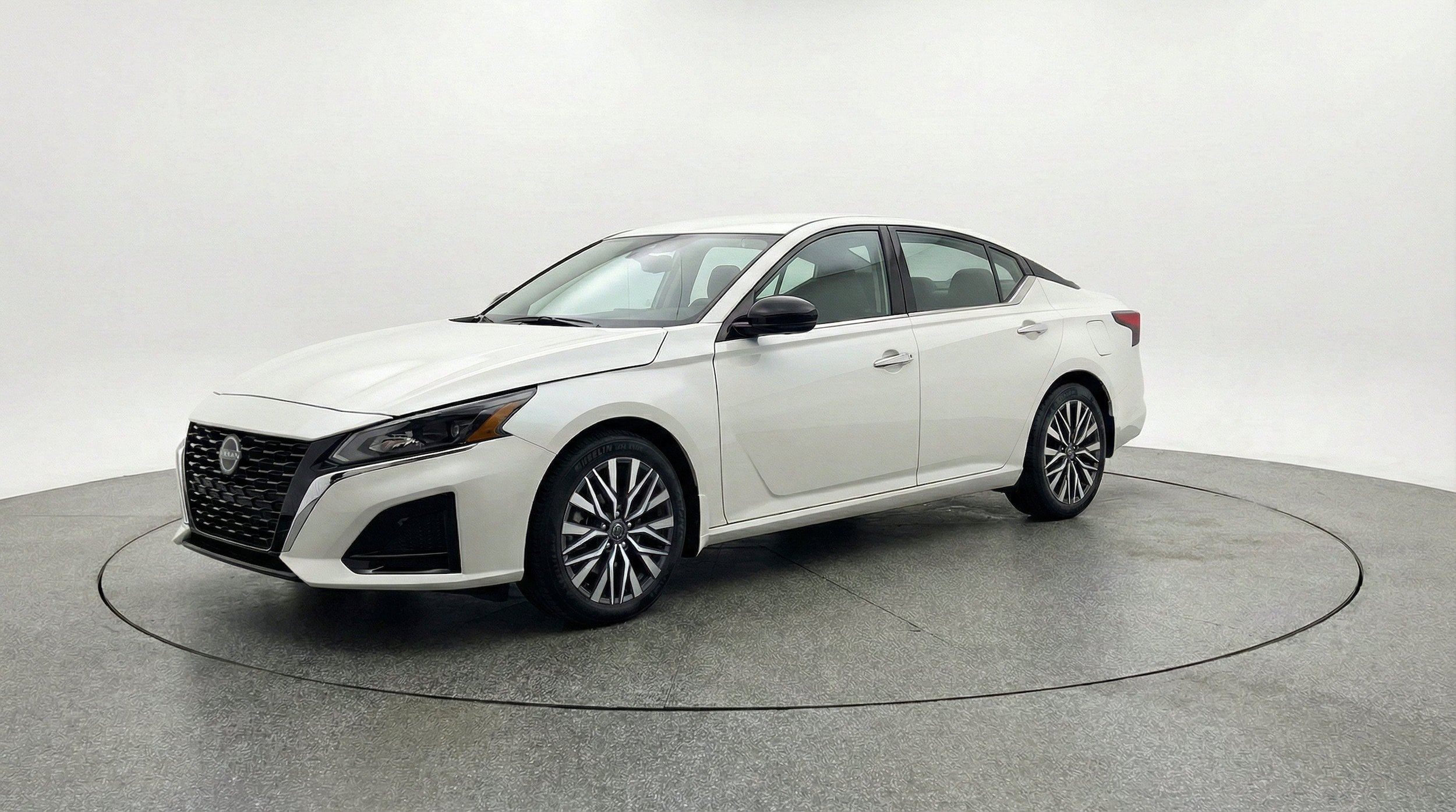 Thumbnail: 2025 Nissan Altima - 3