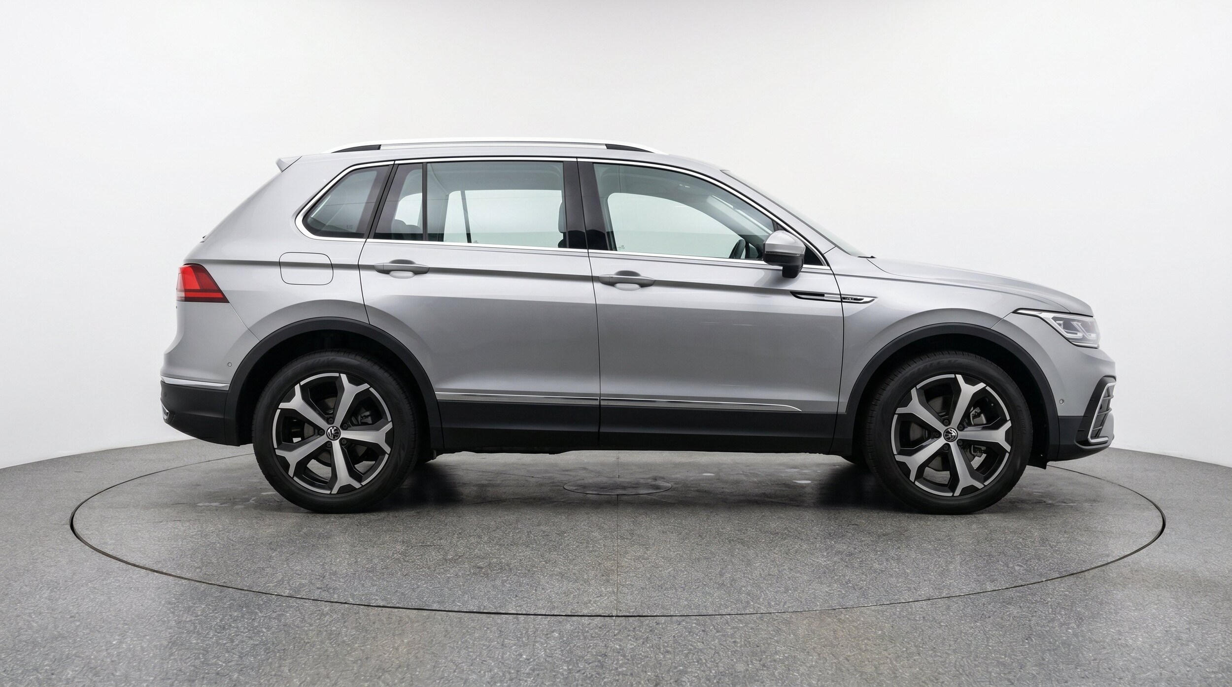Thumbnail: 2026 Volkswagen Tiguan - 11