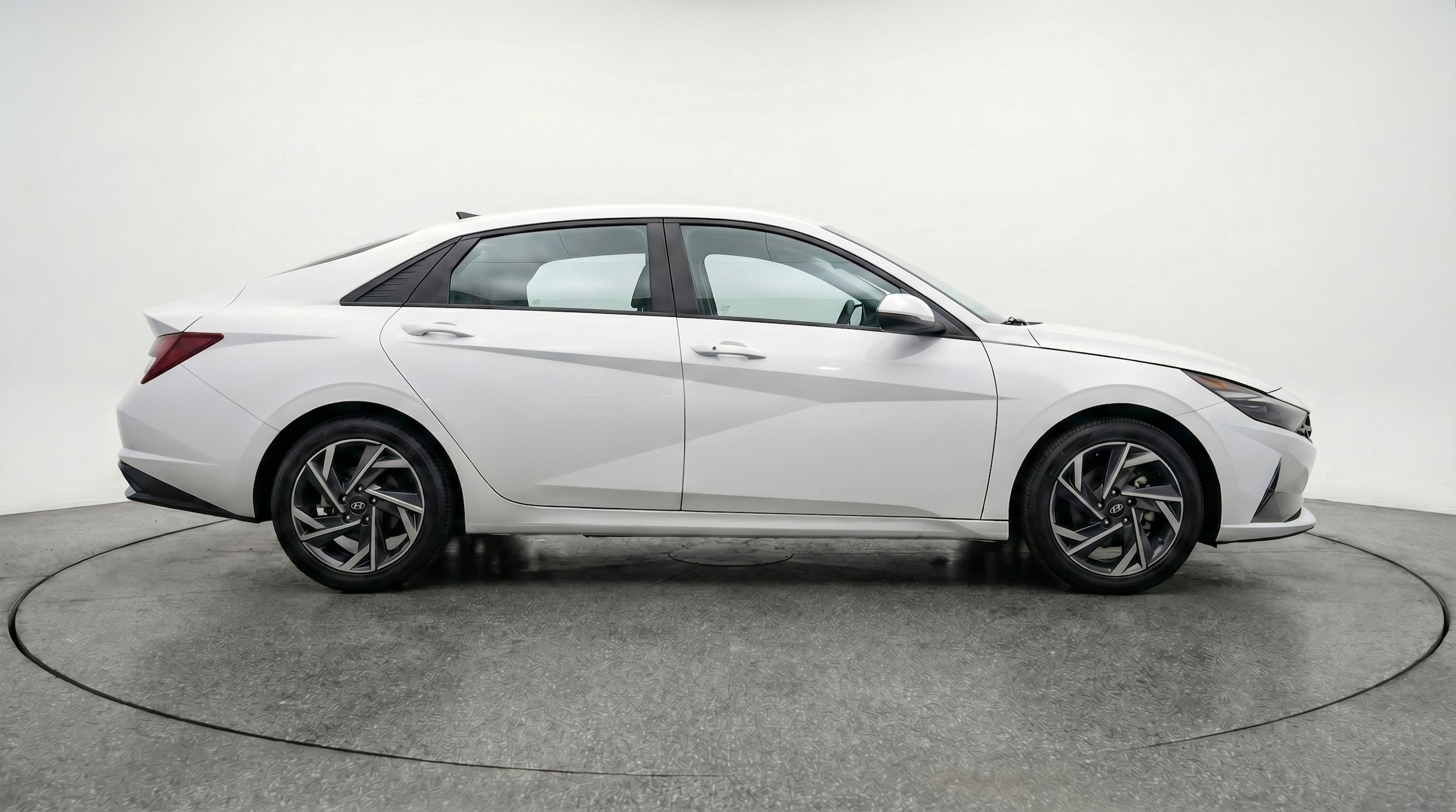 Thumbnail: 2025 Hyundai Elantra - 8