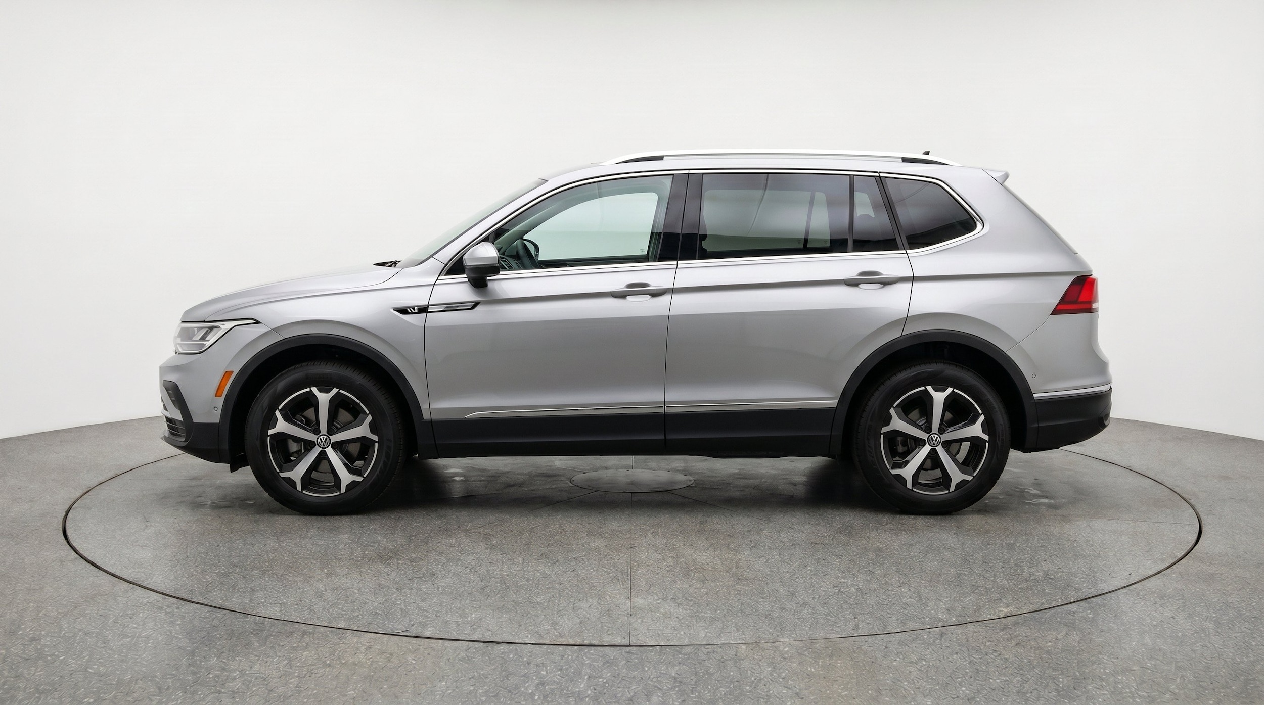 Thumbnail: 2026 Volkswagen Tiguan - 5