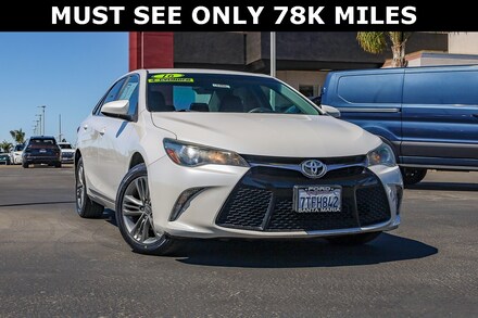 2016 Toyota Camry SE Sedan